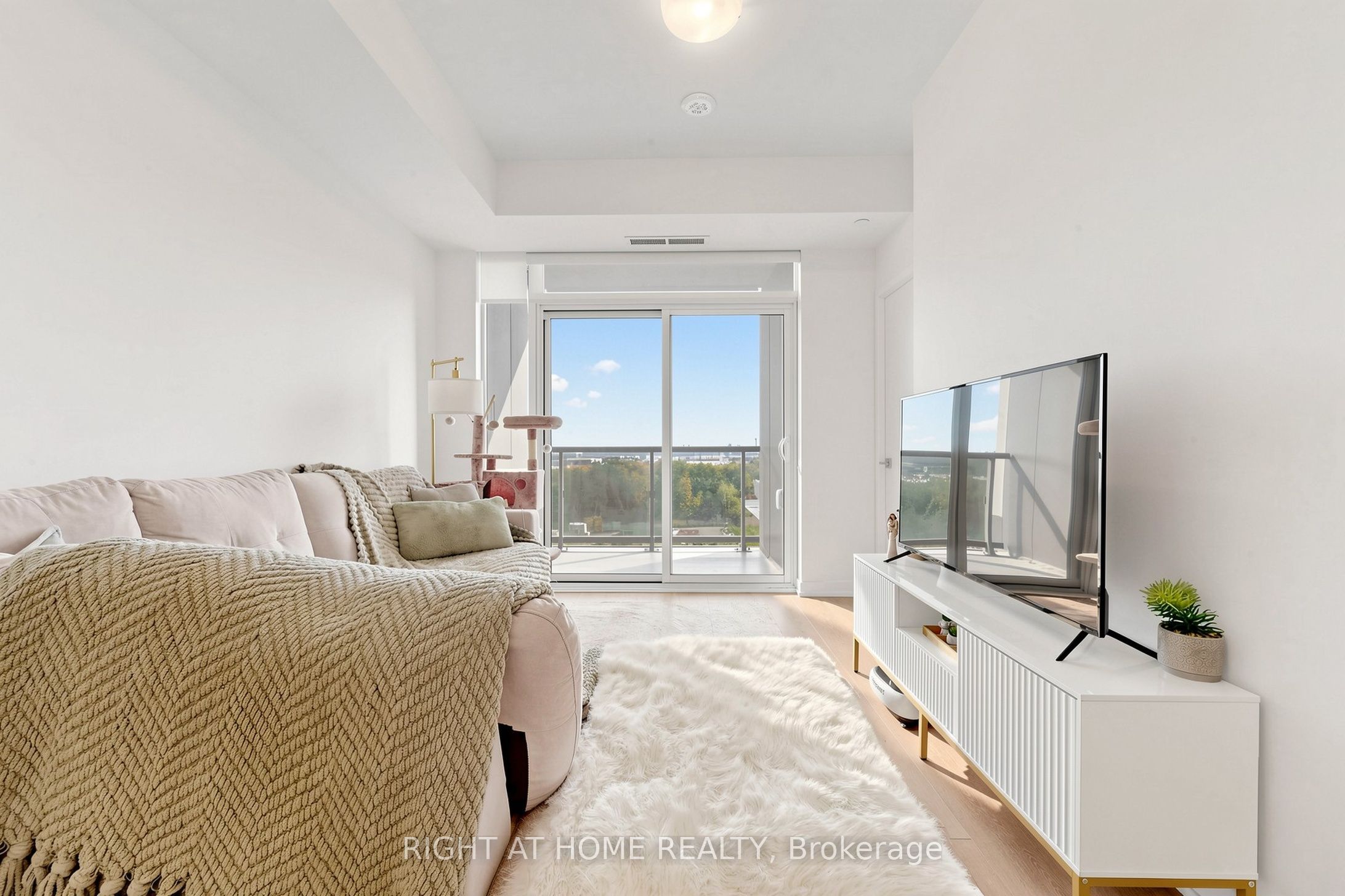 474 Caldari Road 909 Property Photo 9
