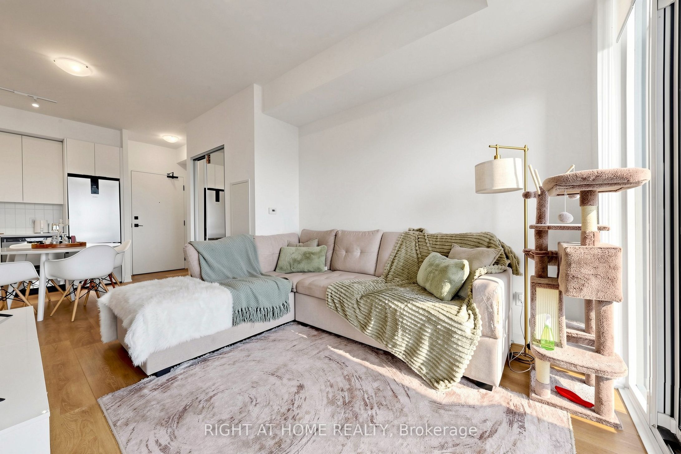 474 Caldari Road 909 Property Photo 10