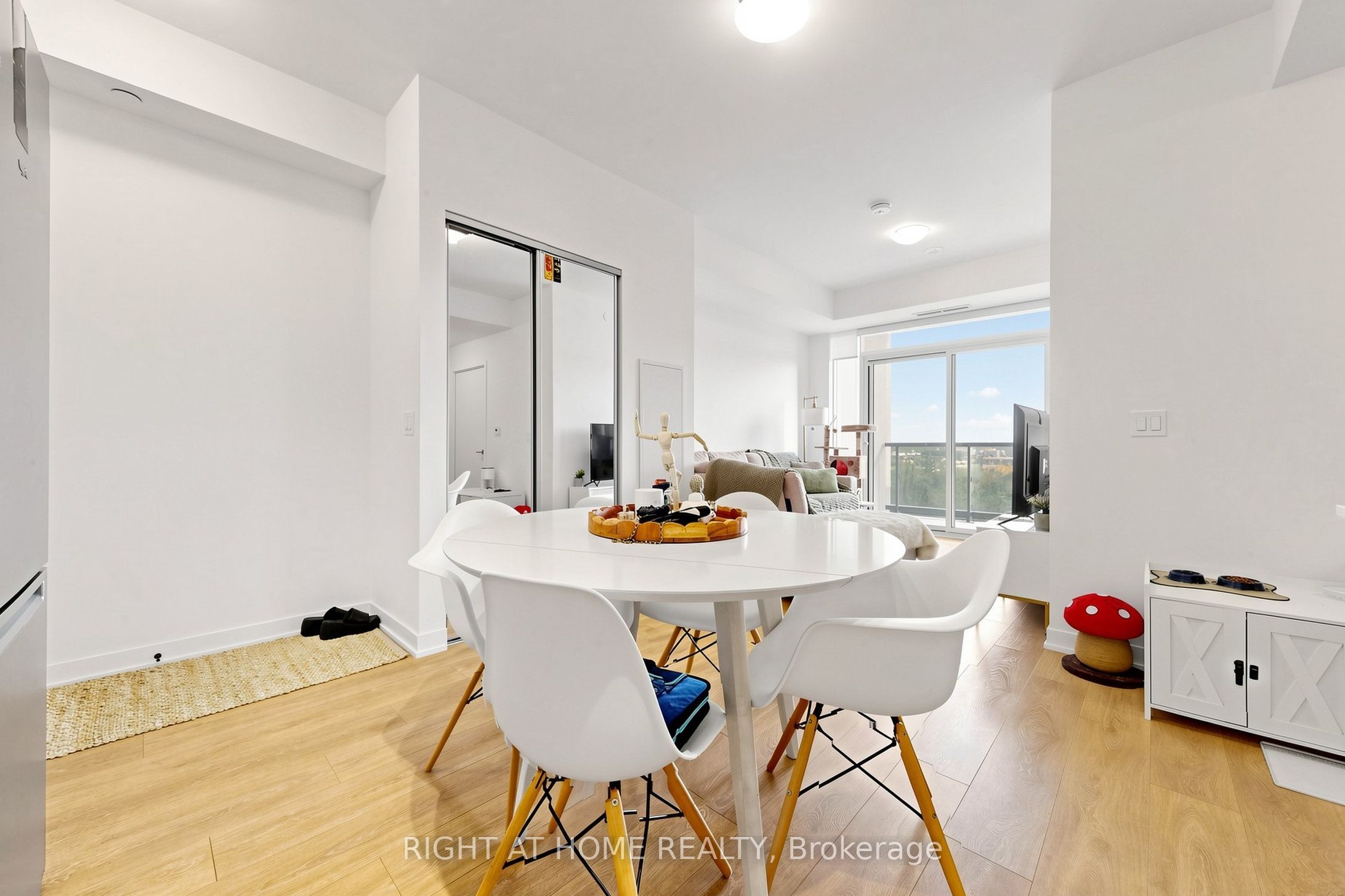 474 Caldari Road 909 Property Photo 18