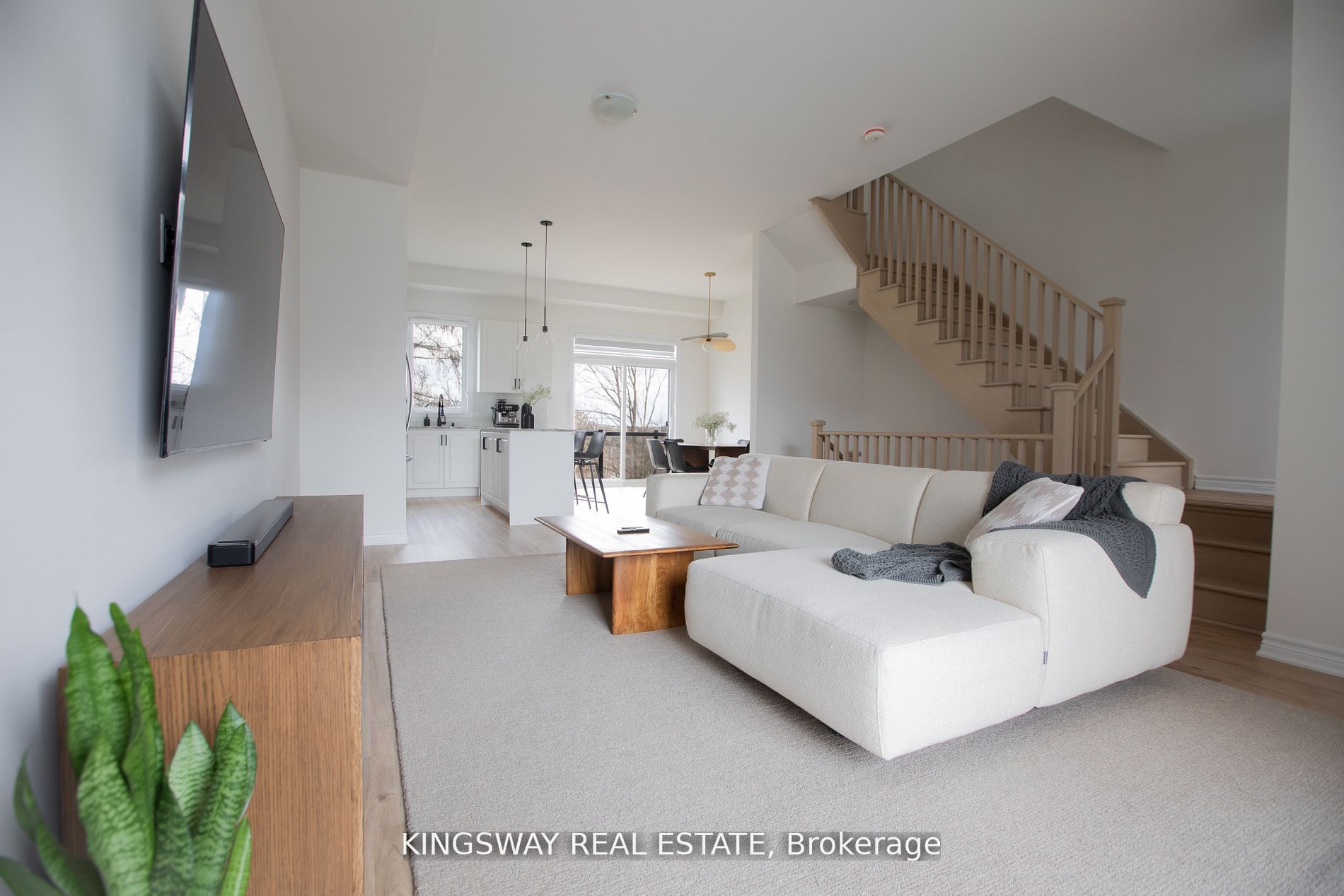 27 Paradox Street Property Photo 9