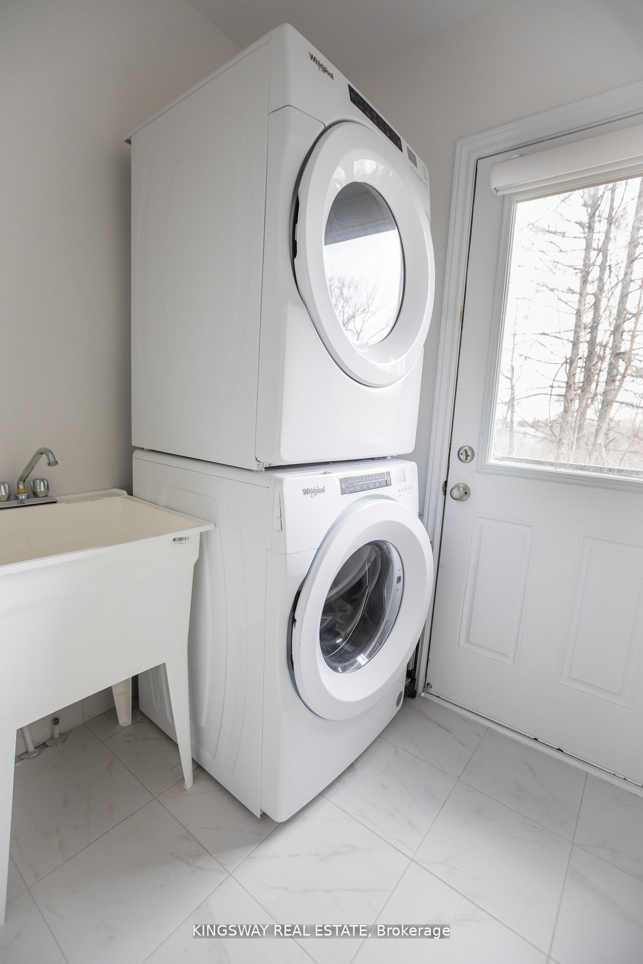 27 Paradox Street Property Photo 24