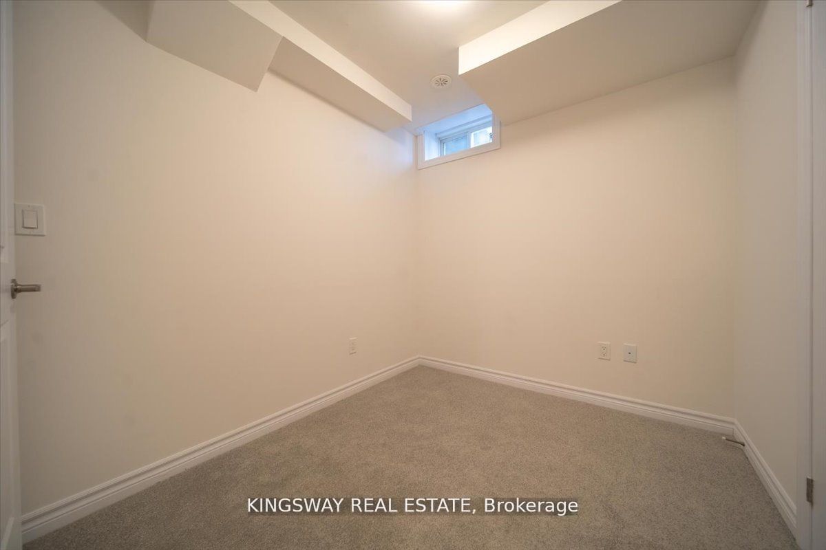 27 Paradox Street Property Photo 26