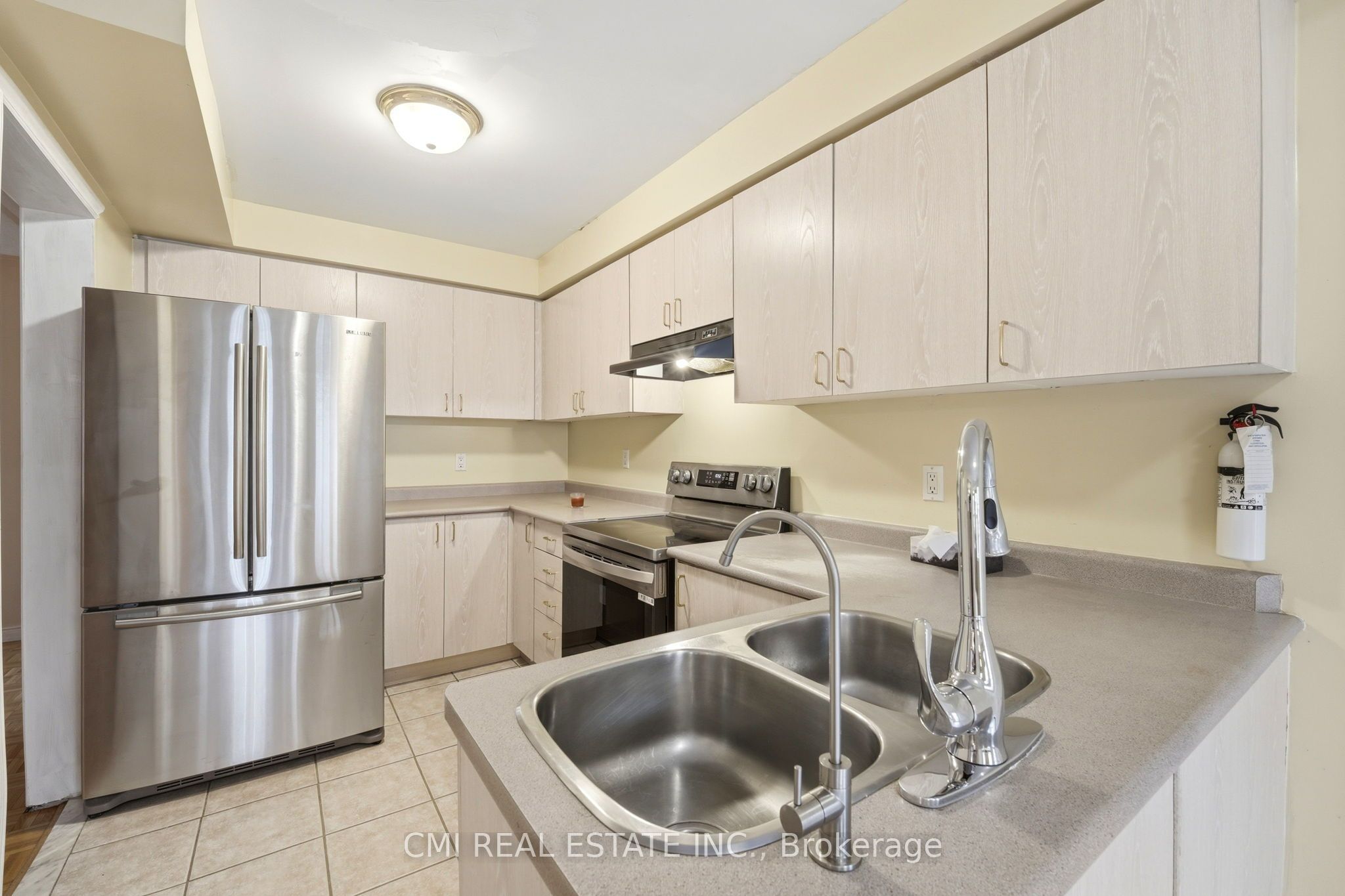 8555 Martin Grove Road Property Photo 10
