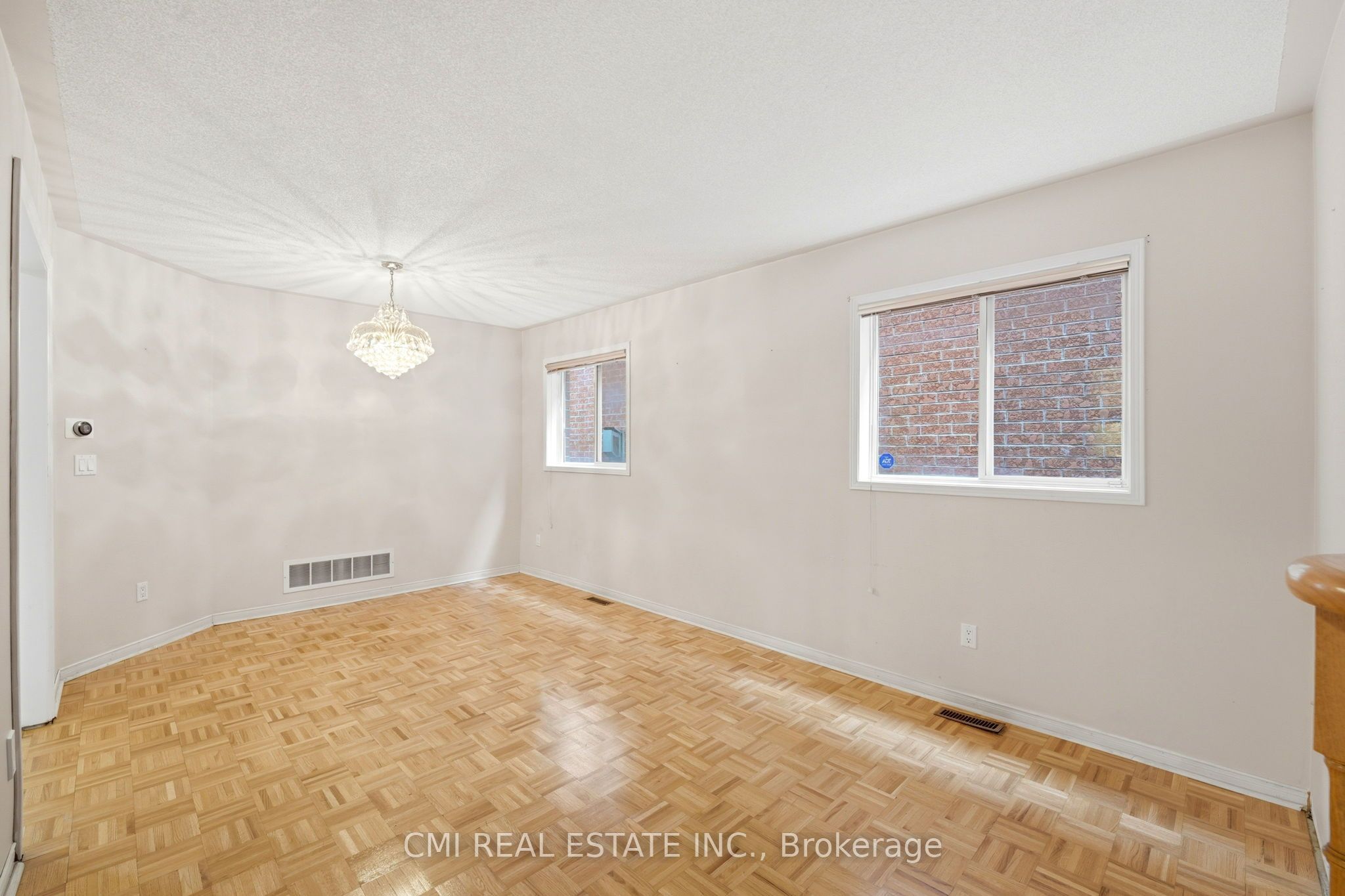 8555 Martin Grove Road Property Photo 18