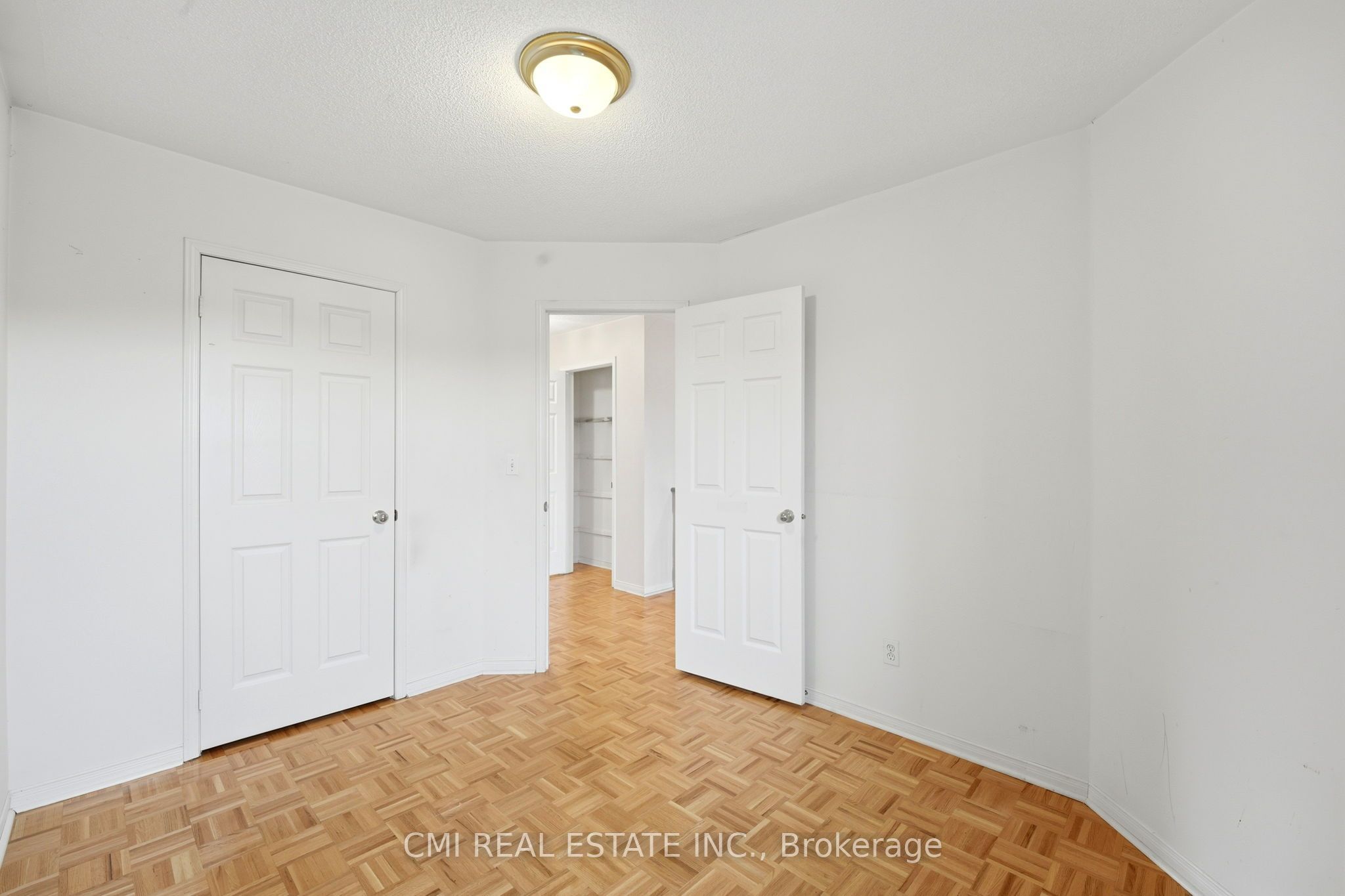8555 Martin Grove Road Property Photo 22