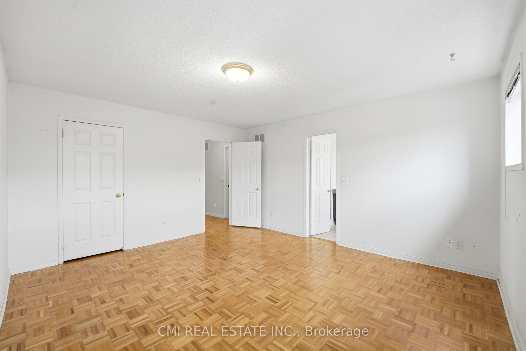 8555 Martin Grove Road Property Photo 27