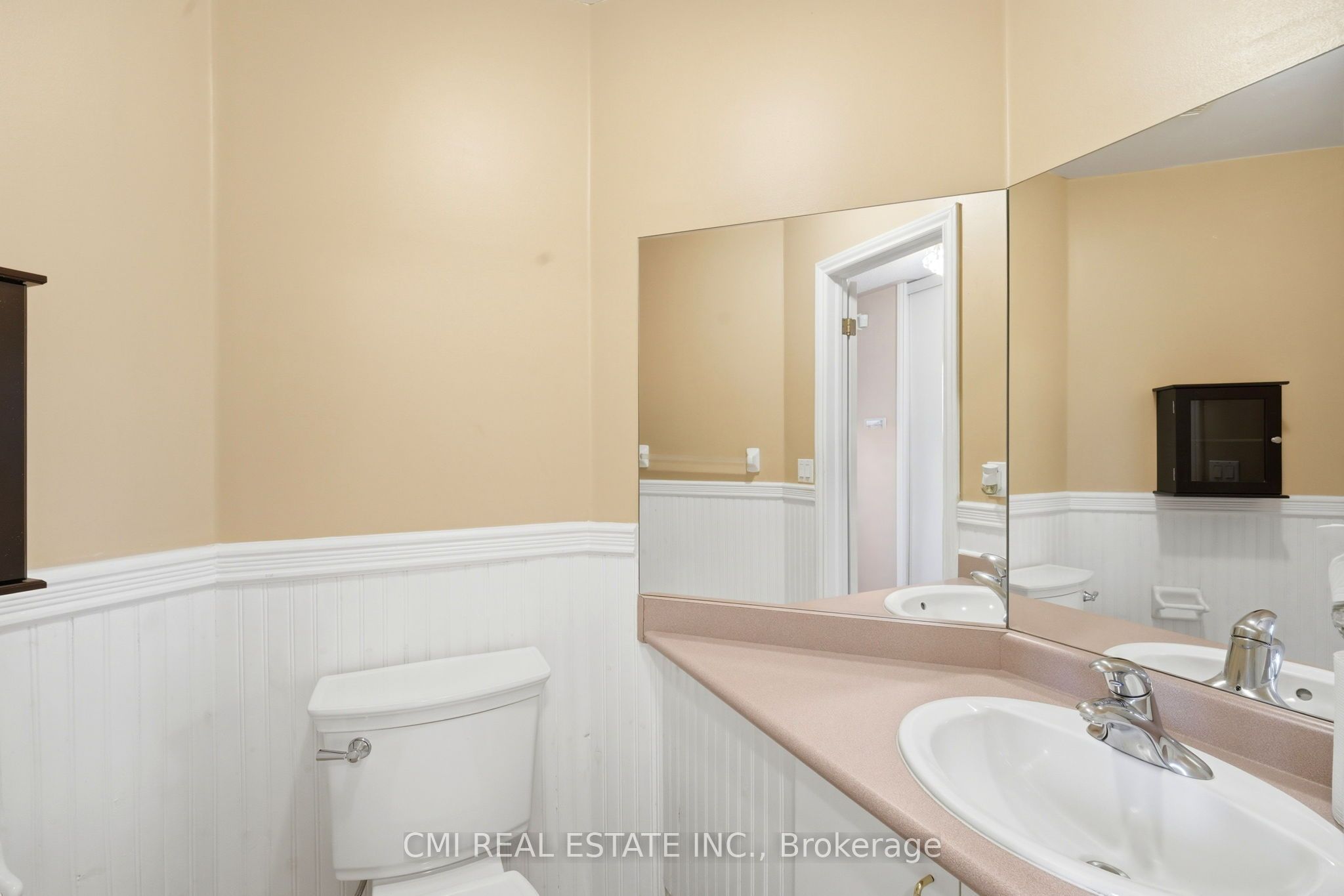 8555 Martin Grove Road Property Photo 28