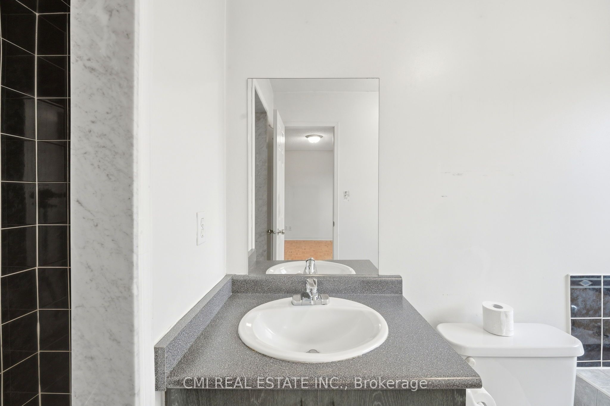 8555 Martin Grove Road Property Photo 36