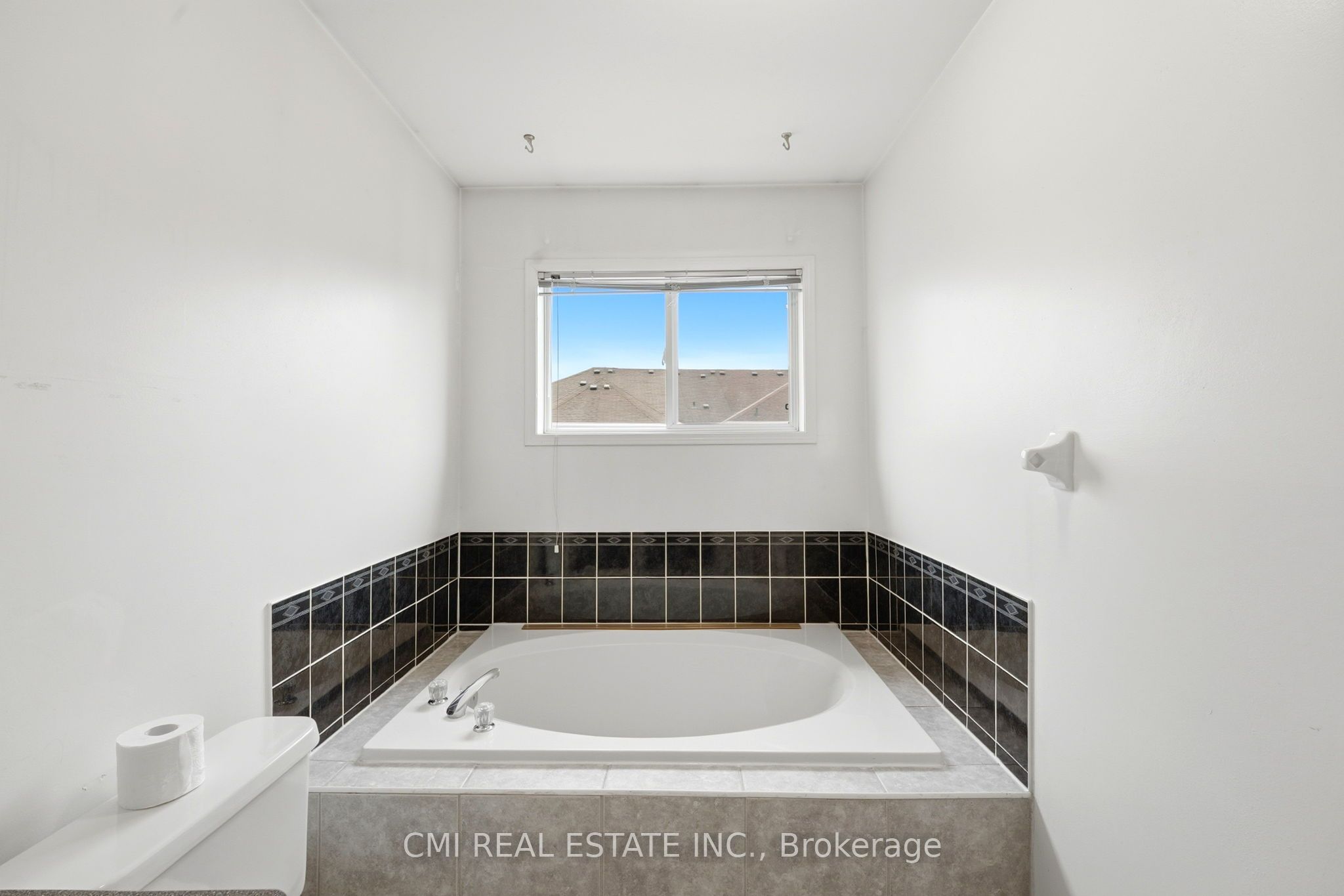 8555 Martin Grove Road Property Photo 37
