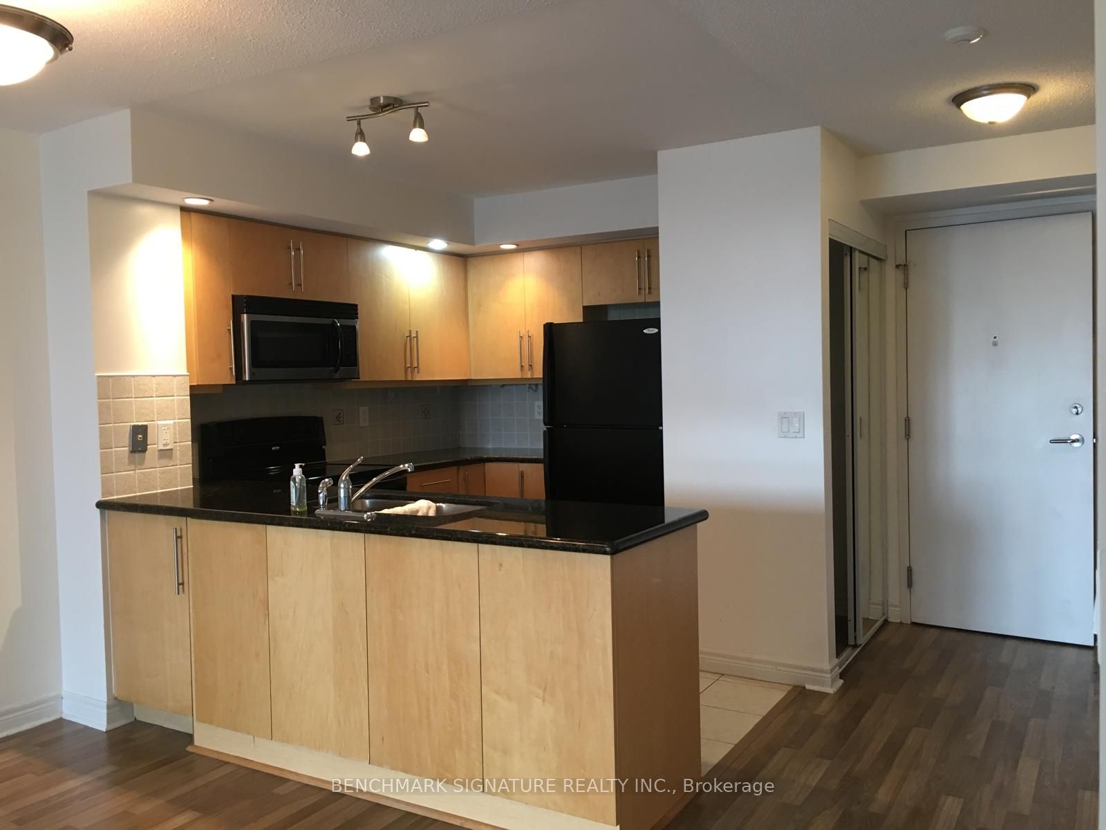 33 Cox Boulevard 506 Property Photo 1