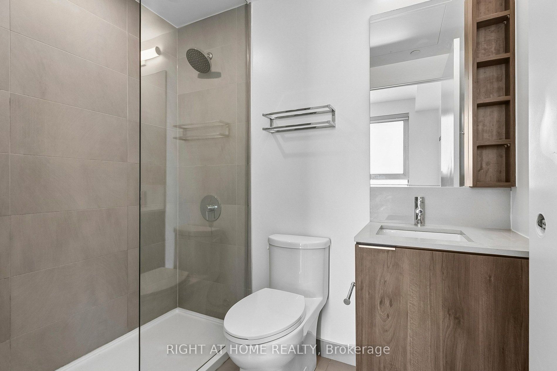 7890 Jane Street 1705 Property Photo 10