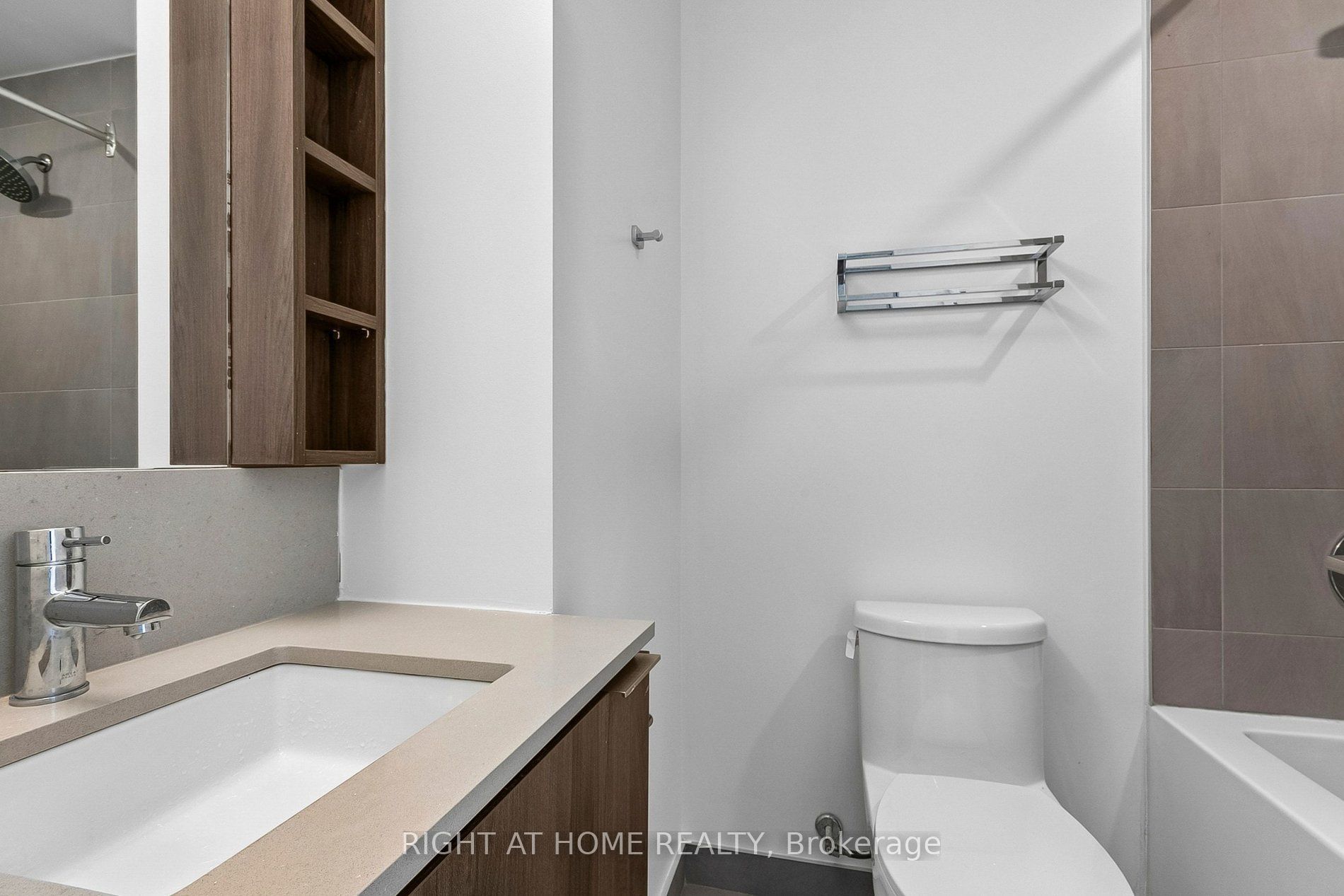 7890 Jane Street 1705 Property Photo 12