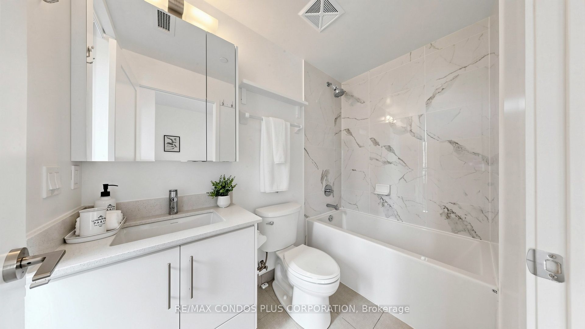 105 Oneida Crescent 503 Property Photo 16