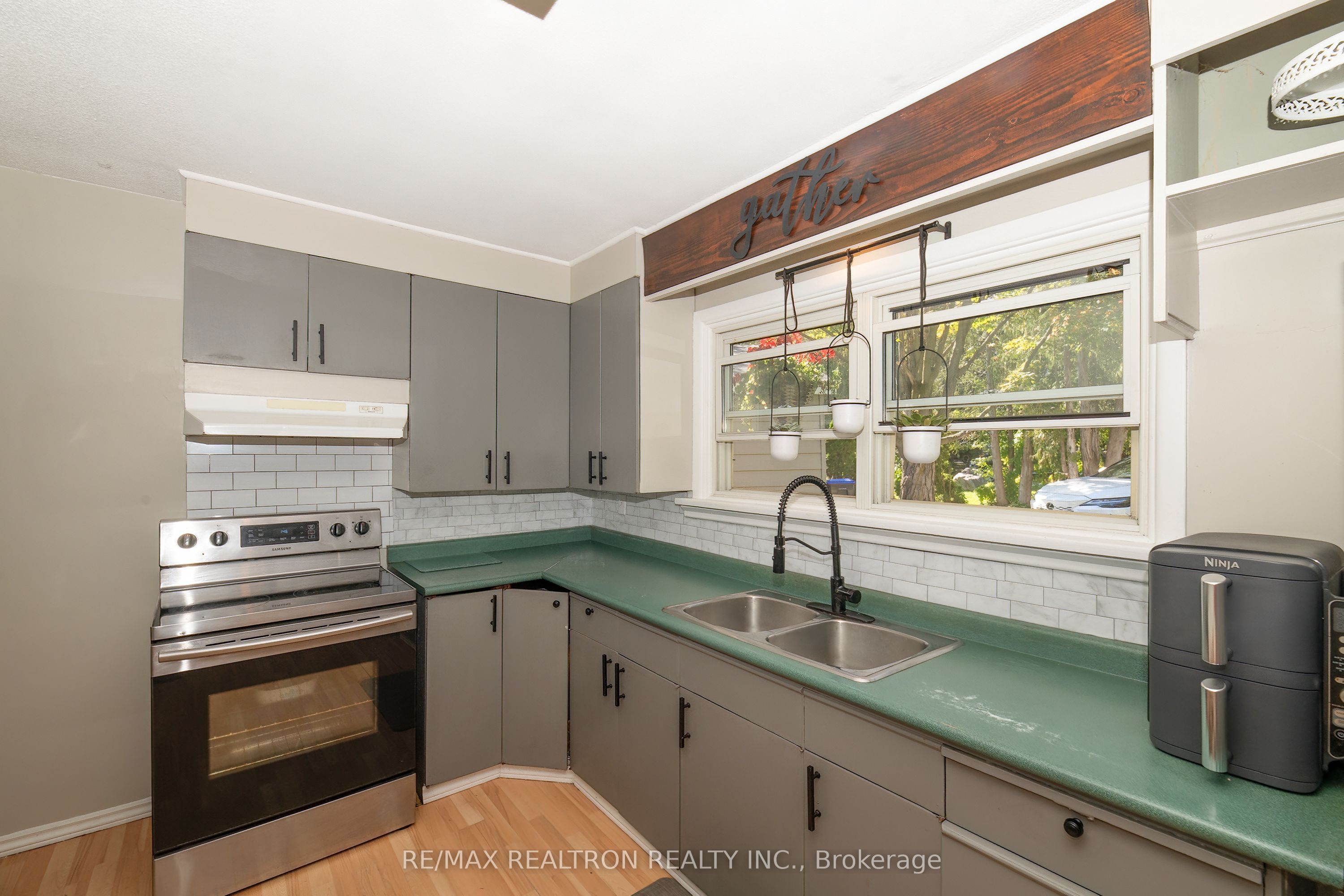 2010 Lea Road Property Photo 15