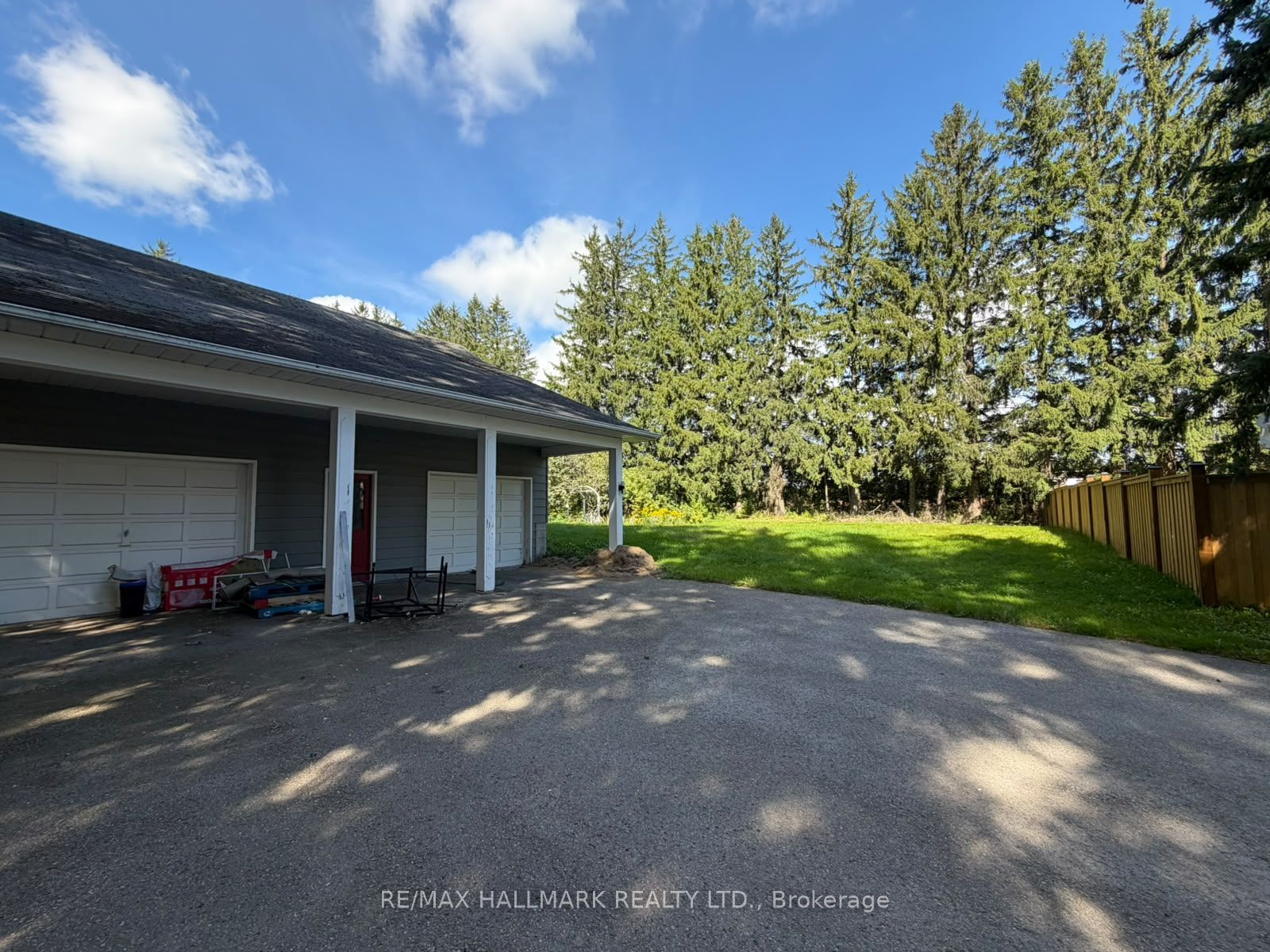13918 Leslie Street Property Photo 1