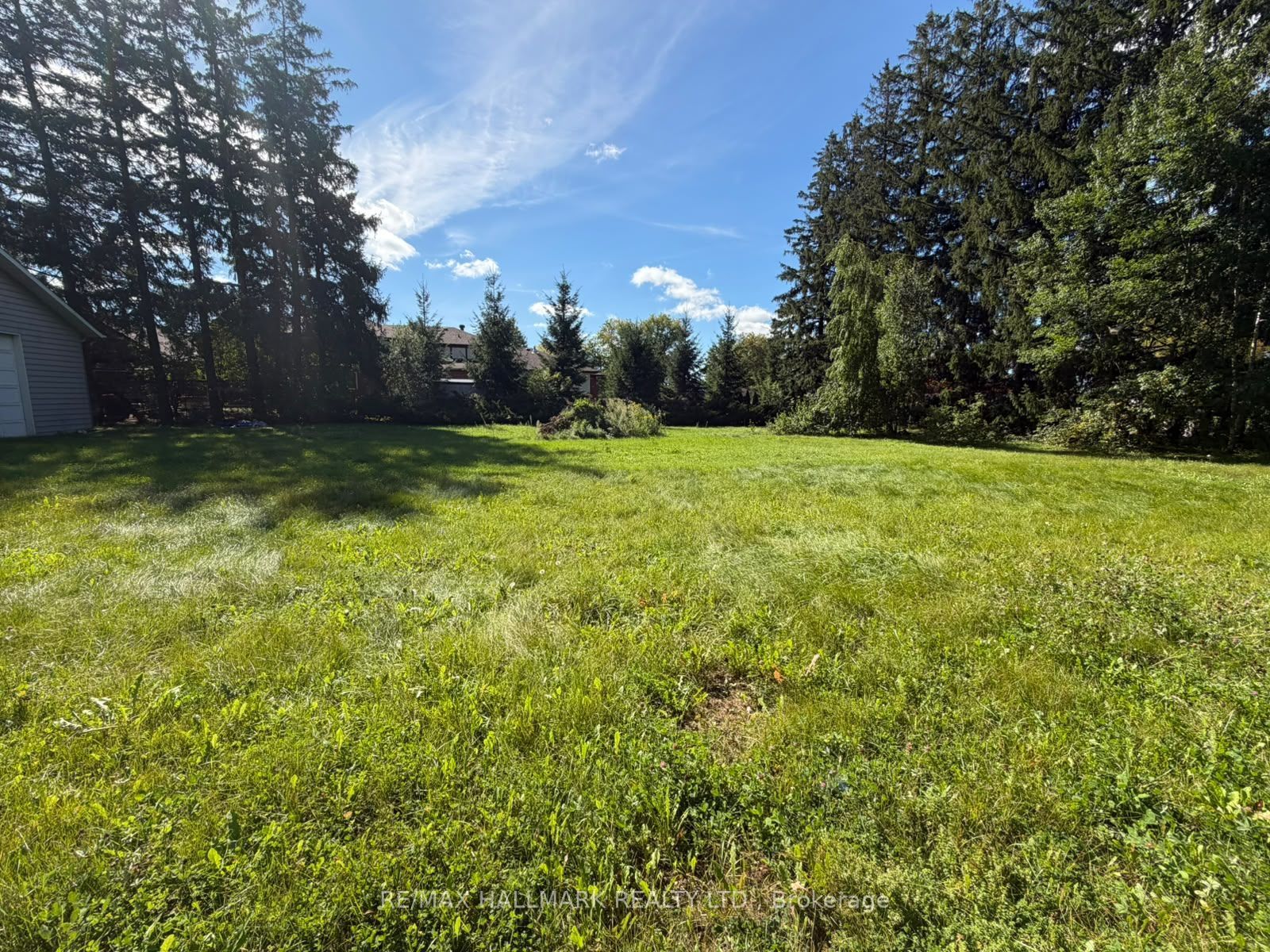 13918 Leslie Street Property Photo 3