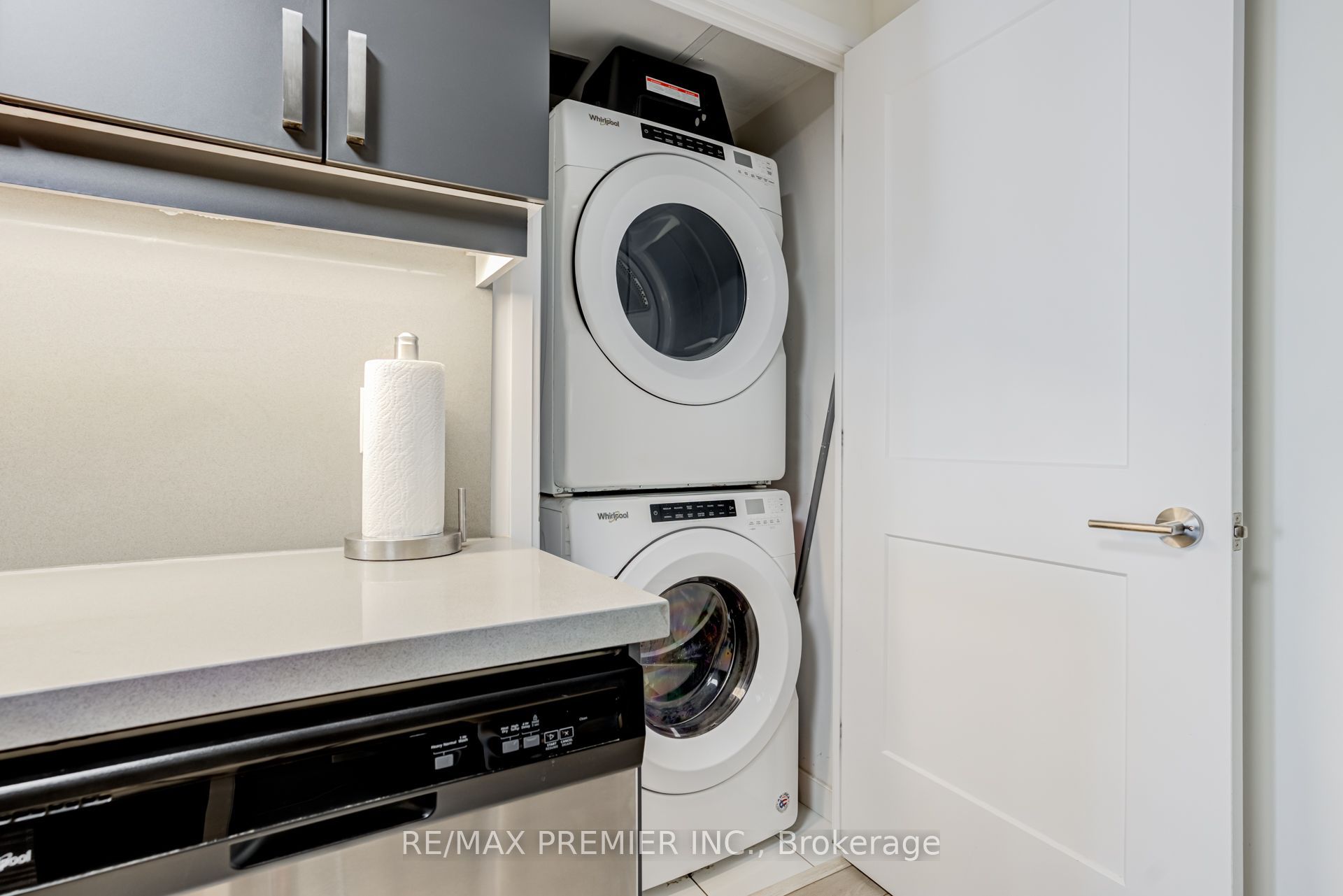 1010 Portage Parkway Th 5 Property Photo 12