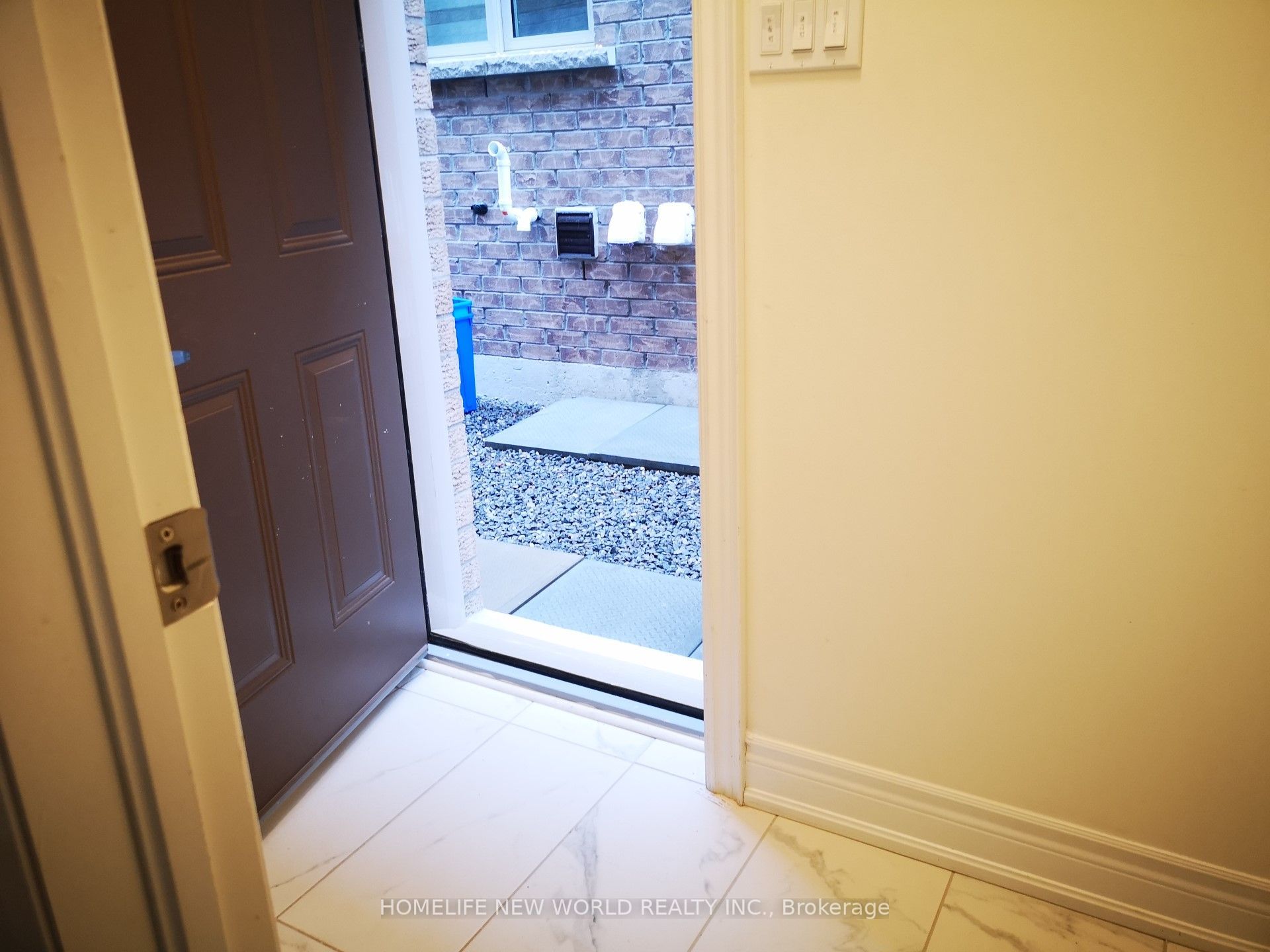 21 Liam Lane Property Photo 3