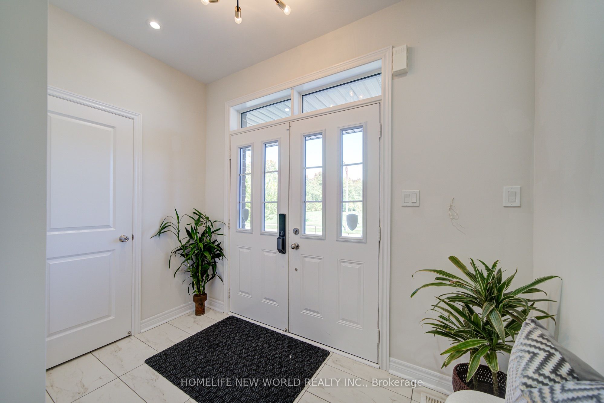 404 Baker Hill Boulevard Property Photo 5