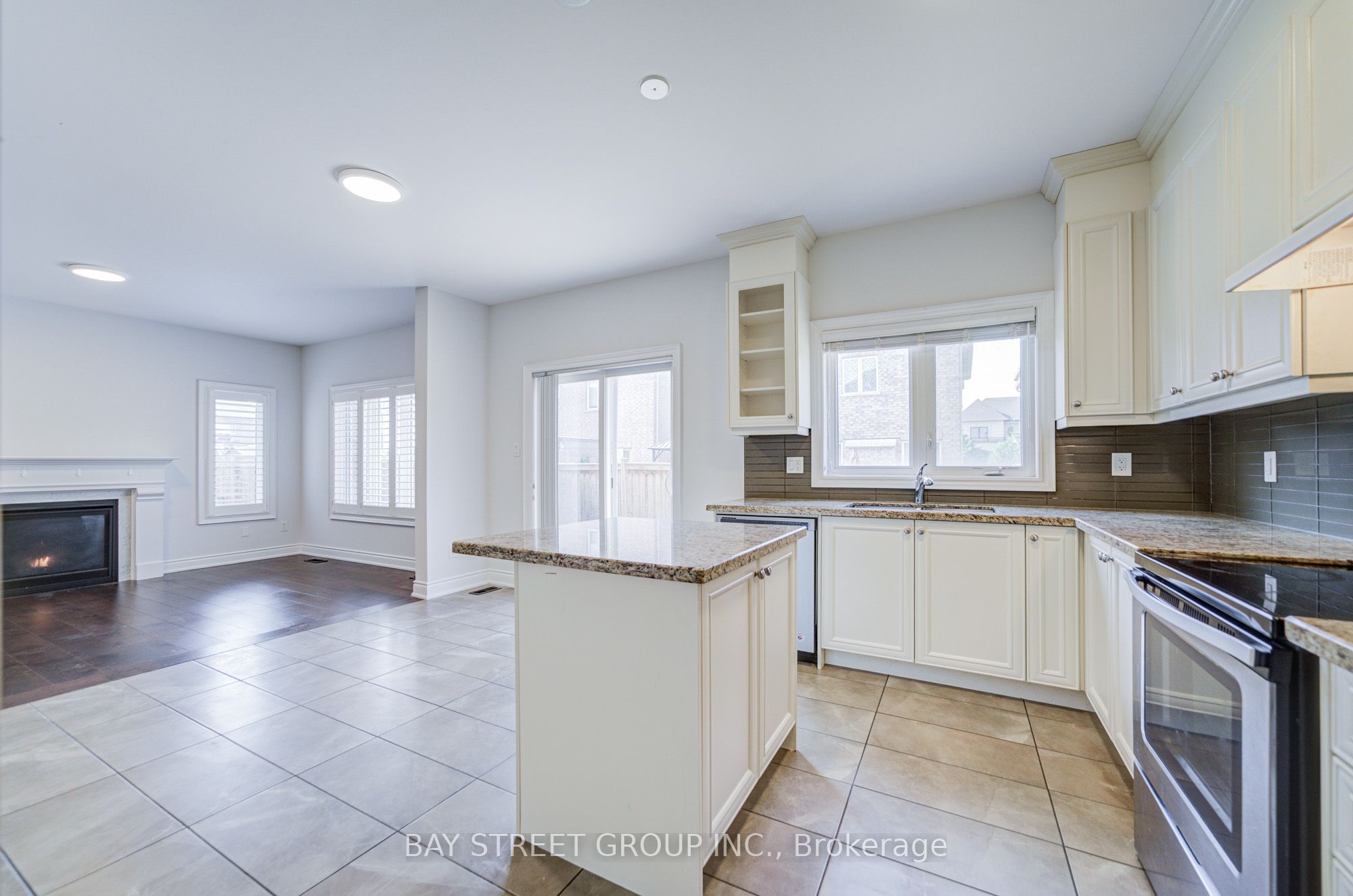 614 Baker Hill Boulevard Property Photo 23