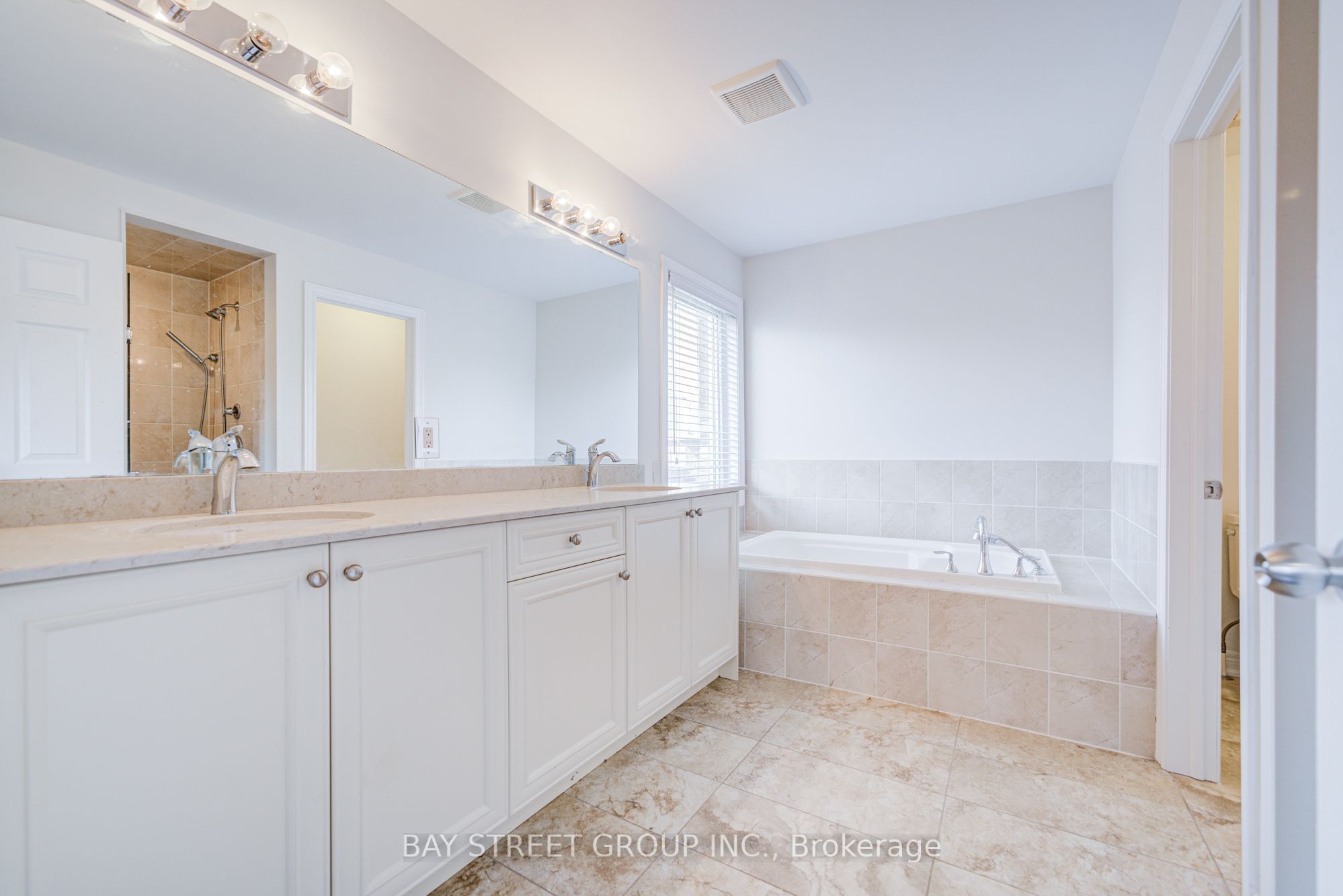 614 Baker Hill Boulevard Property Photo 32
