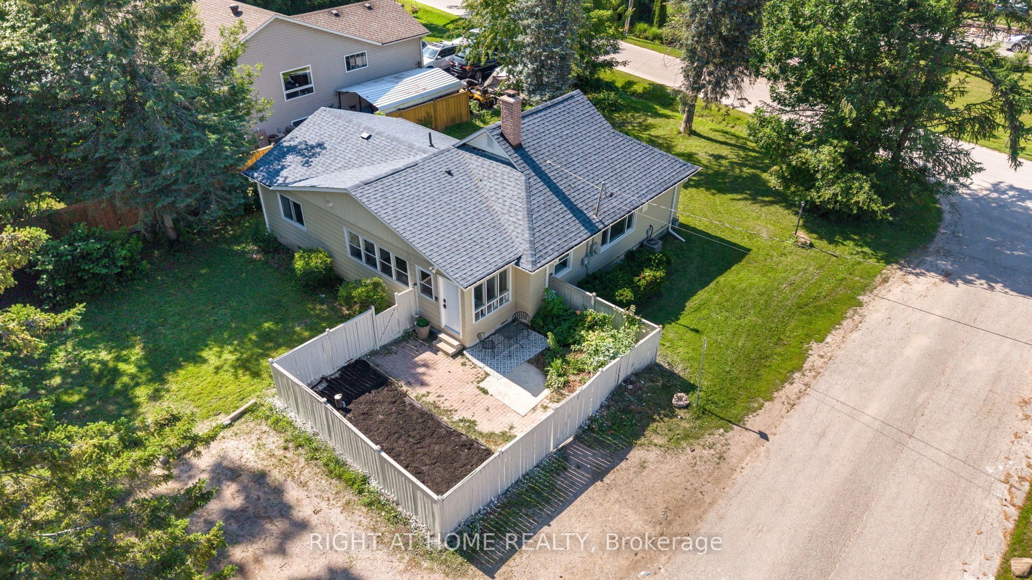 51 Lakeside Drive Property Photo 31