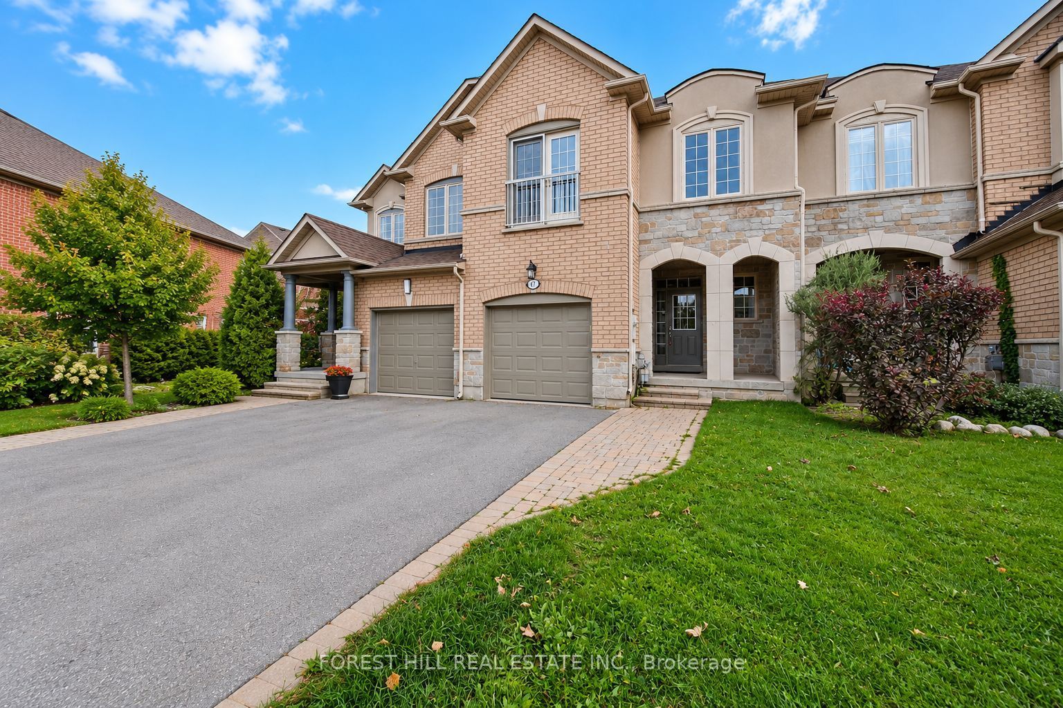 47 Loire Valley Avenue Property Photo 2