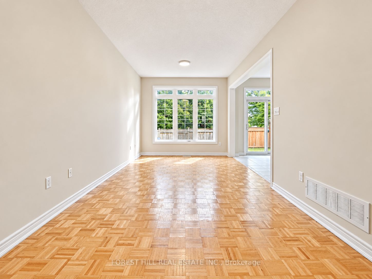 47 Loire Valley Avenue Property Photo 5