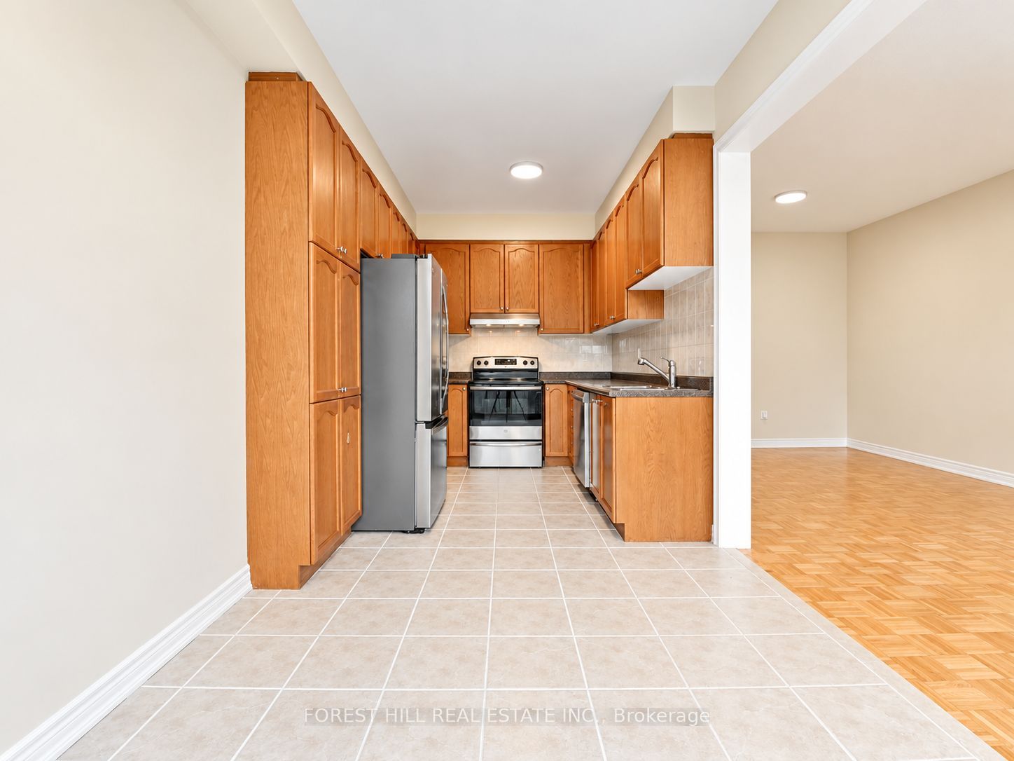 47 Loire Valley Avenue Property Photo 8