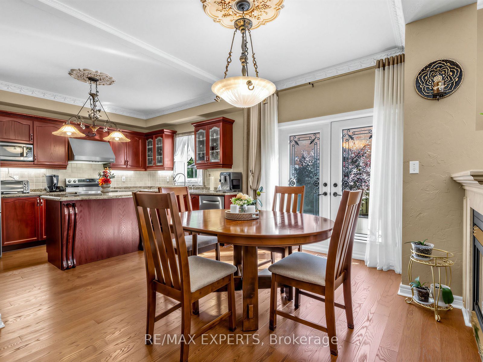 113 Sonoma Boulevard Property Photo 9