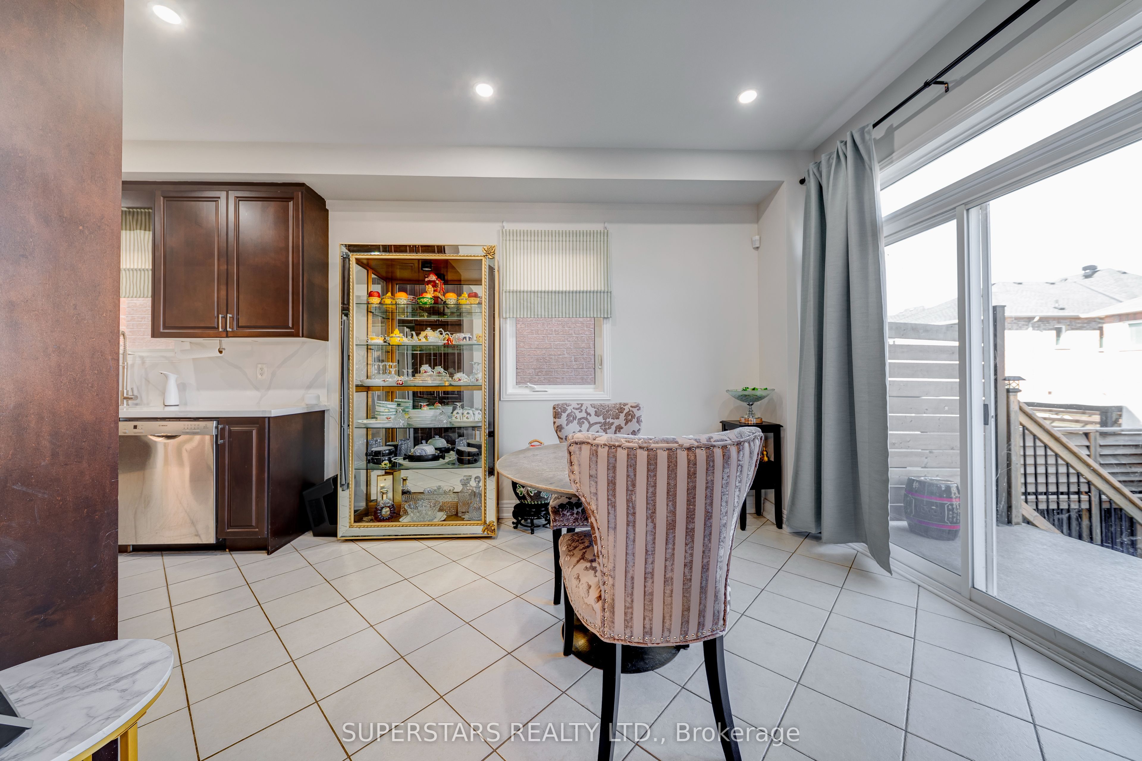 101 Gar Lehman Avenue Property Photo 14