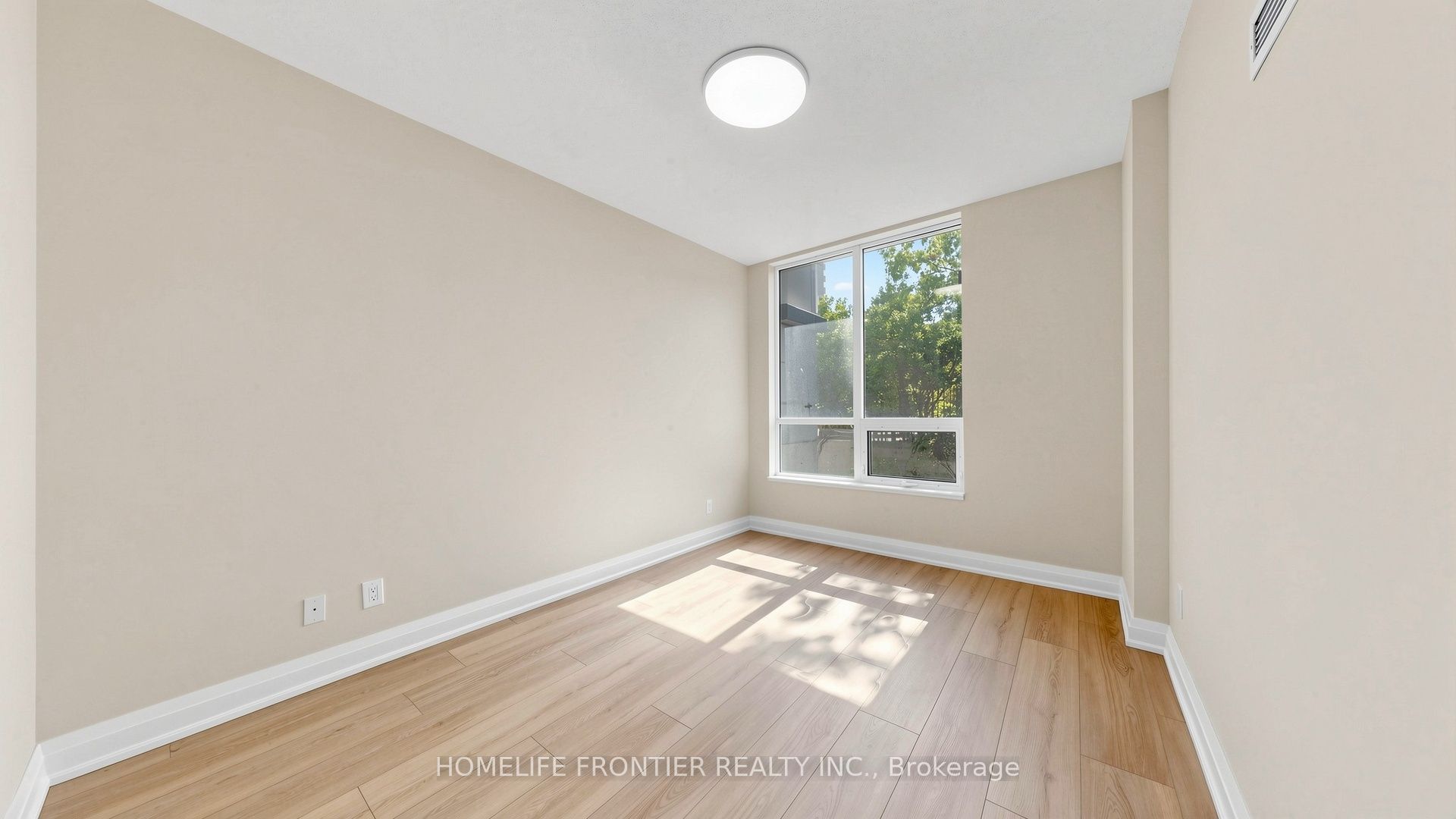20 North Park Road 108 Property Photo 12