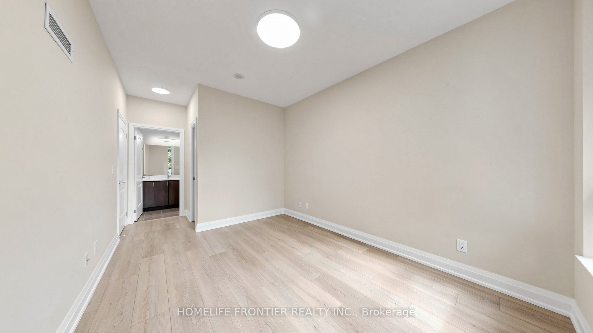 20 North Park Road 108 Property Photo 13