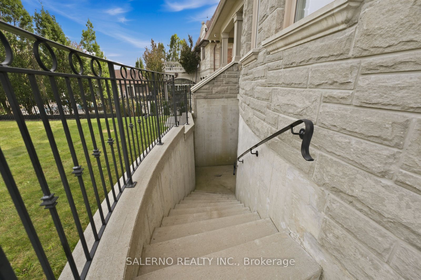 21 Autumn Wind Court Property Photo 43