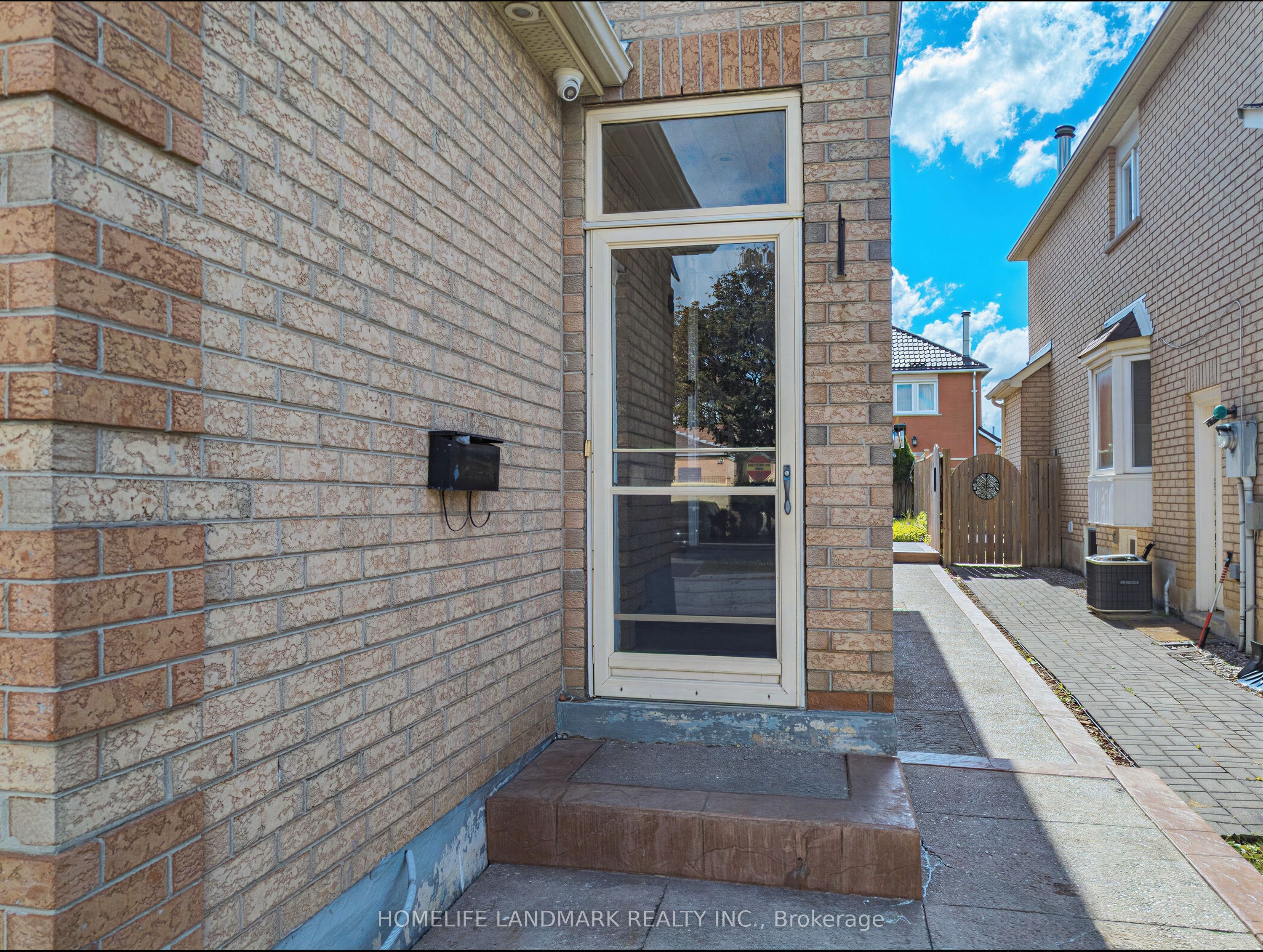 106 Clarion Crescent Property Photo 3