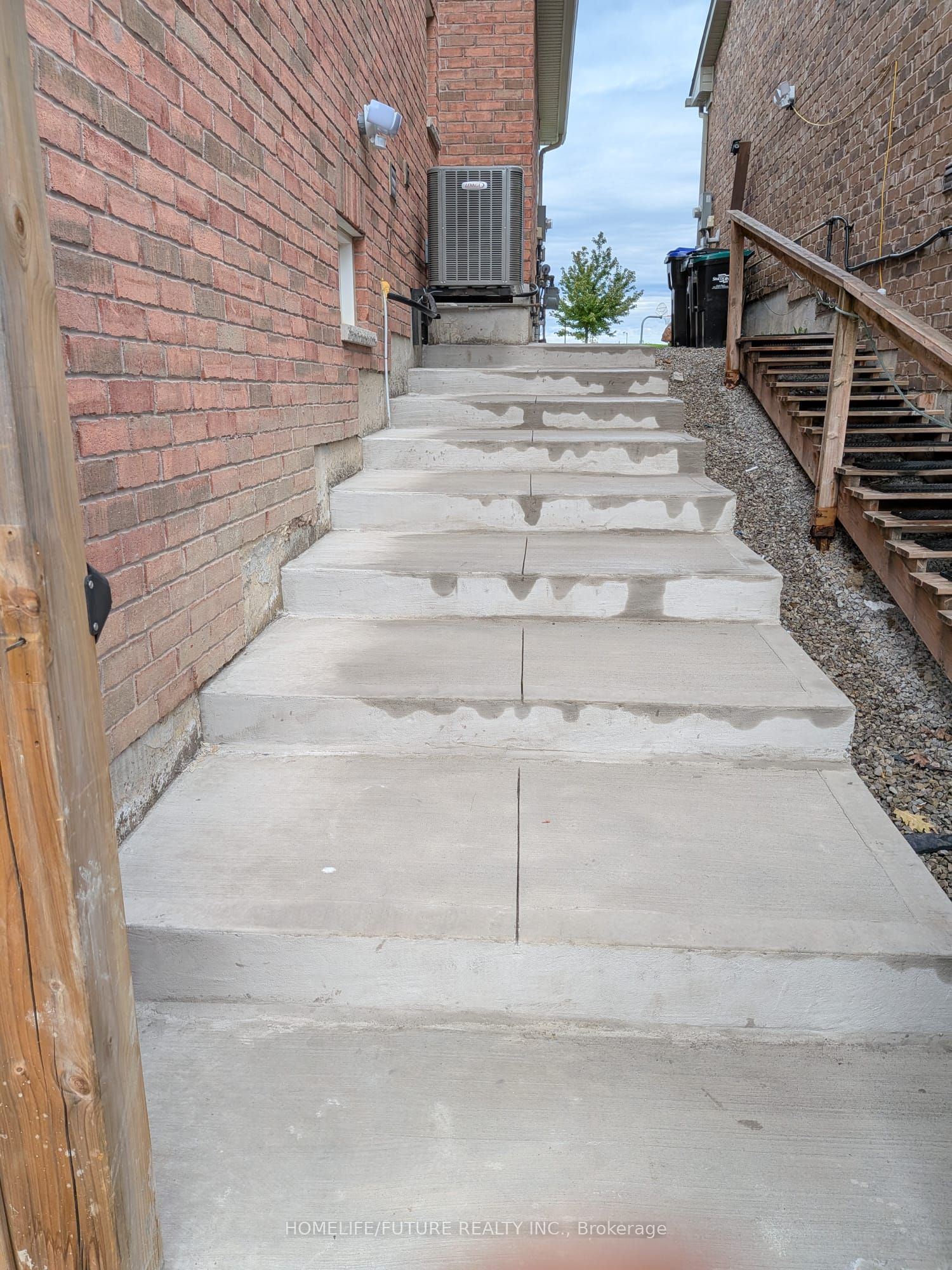 1399 Lormel Gate Avenue Bsmt Property Photo 2