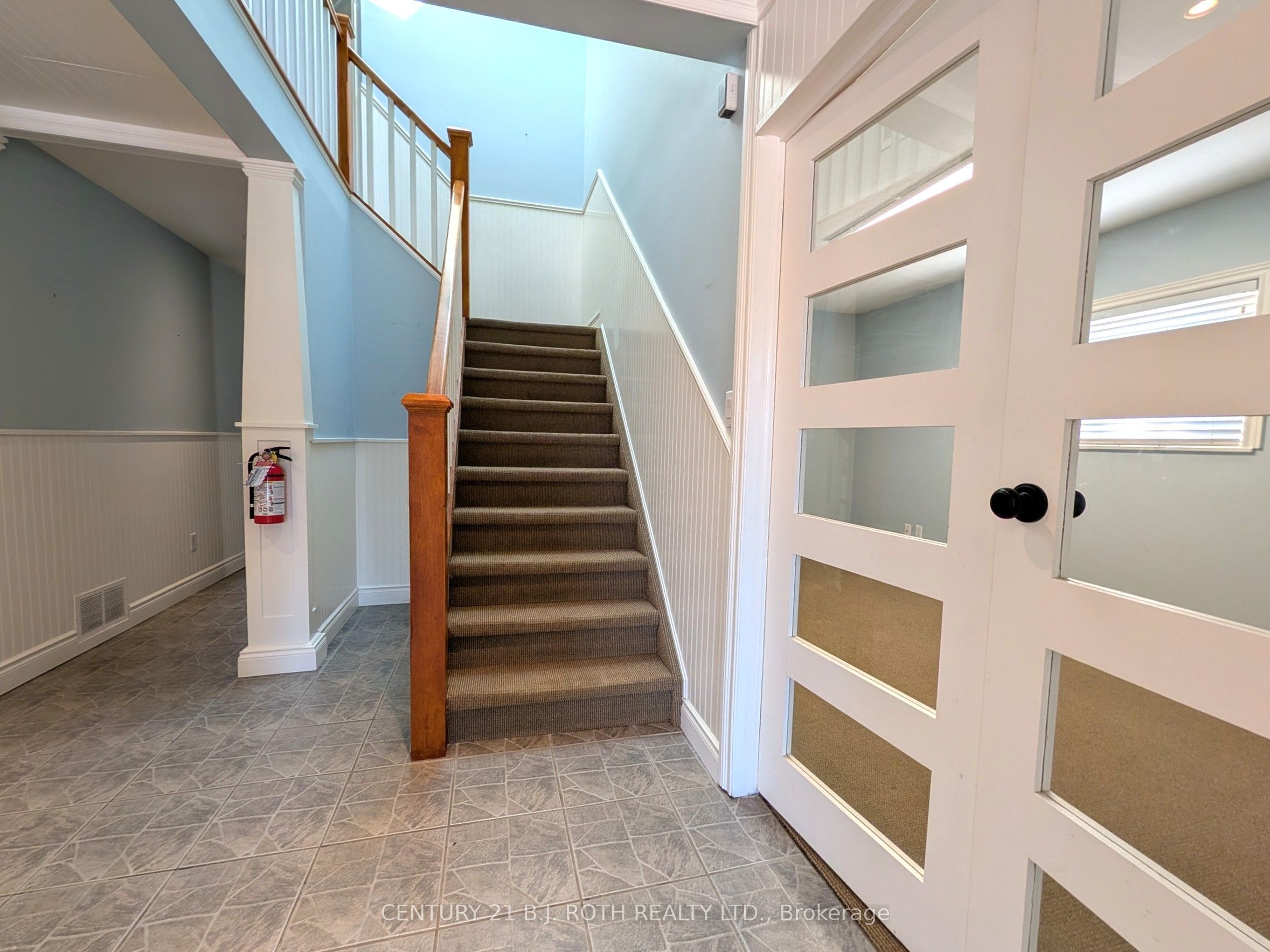 888 Innisfil Beach Road Property Photo 7