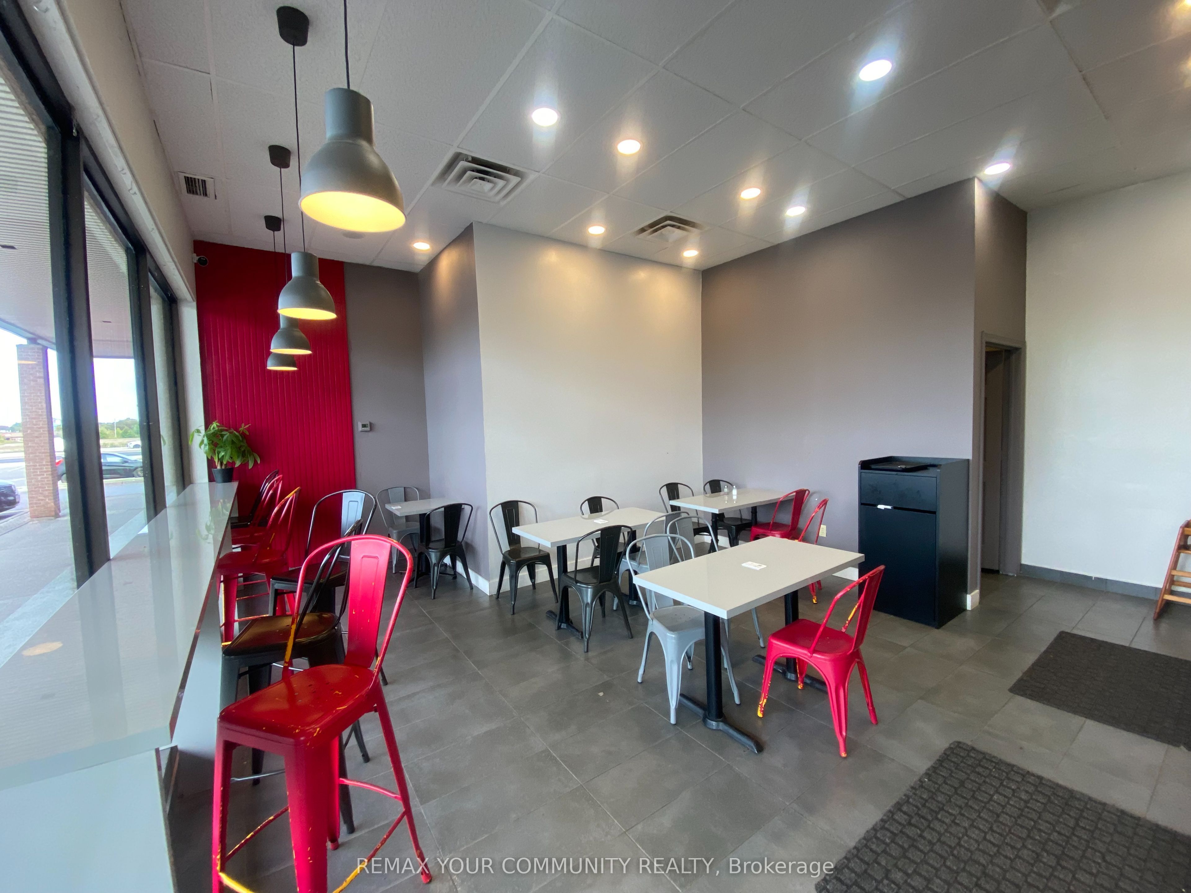 10520 Yonge Street Property Photo 3