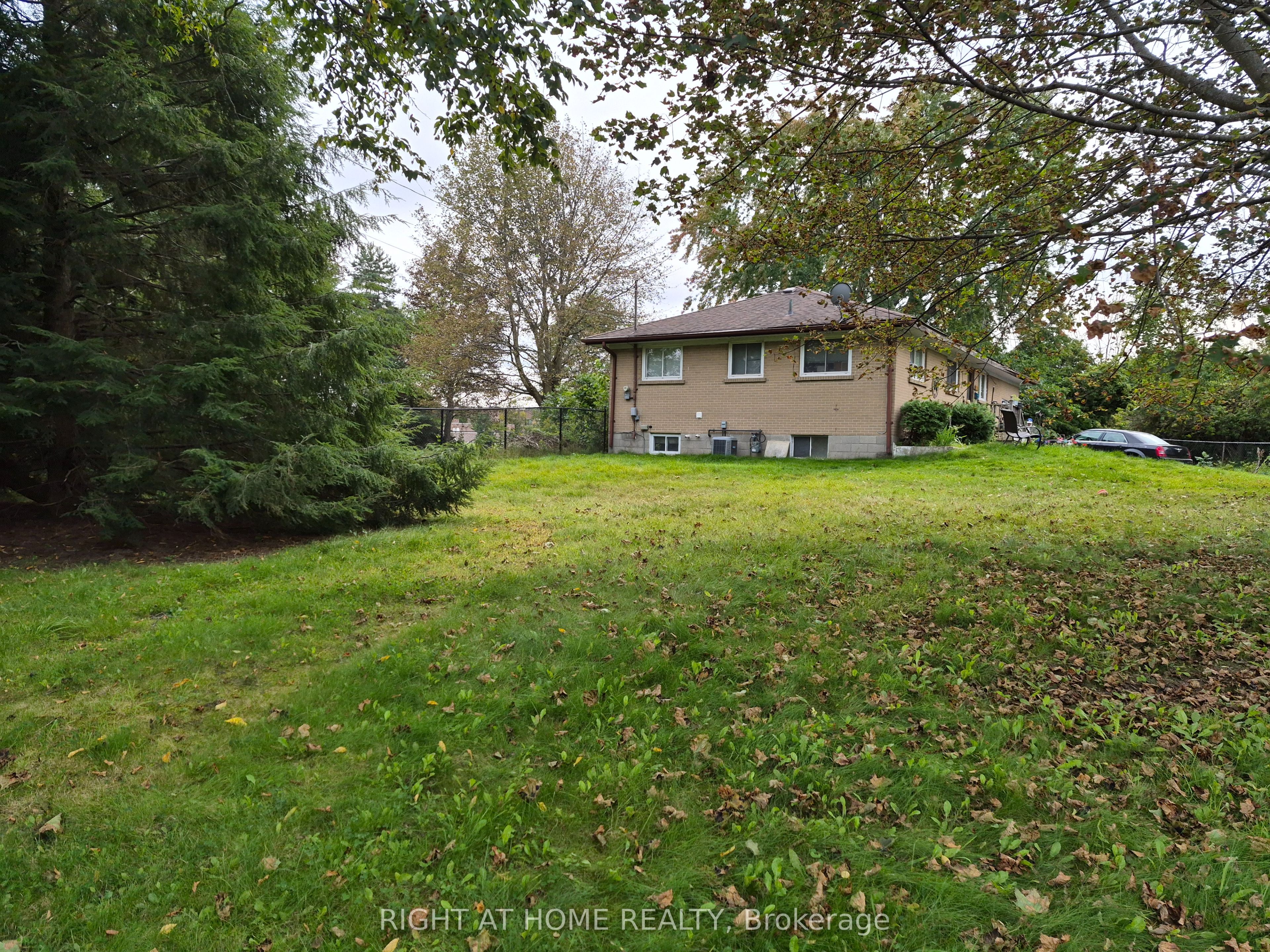 125 Riverglen Drive Property Photo 1