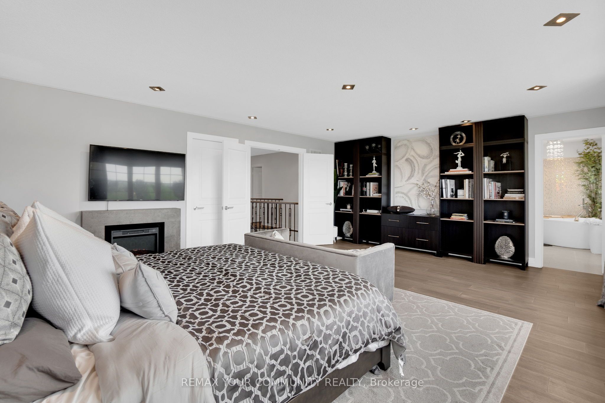 130 Santa Amato Crescent Property Photo 15
