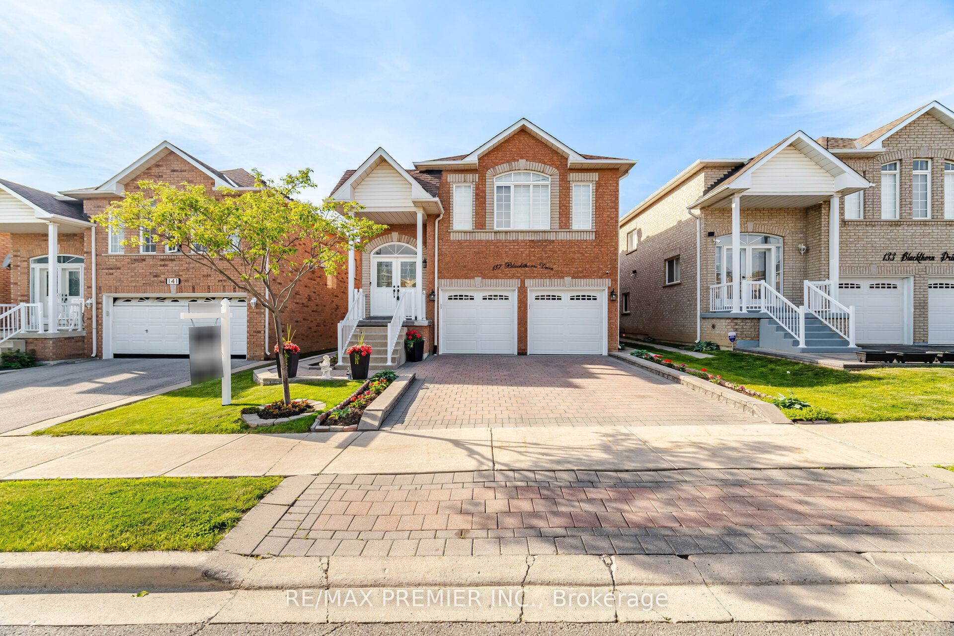 137 Blackthorn Drive Property Photo 1