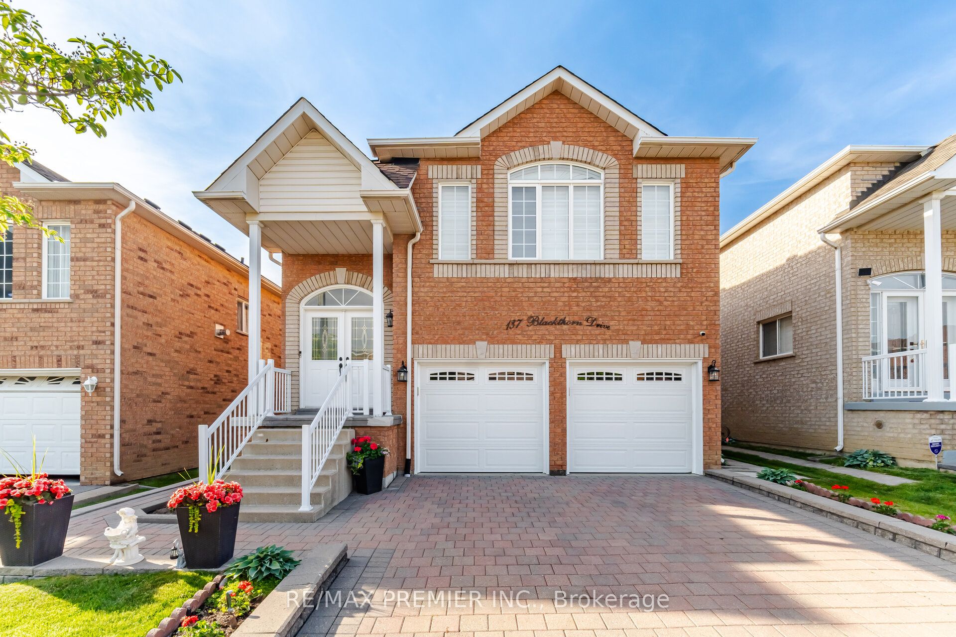 137 Blackthorn Drive Property Photo 3