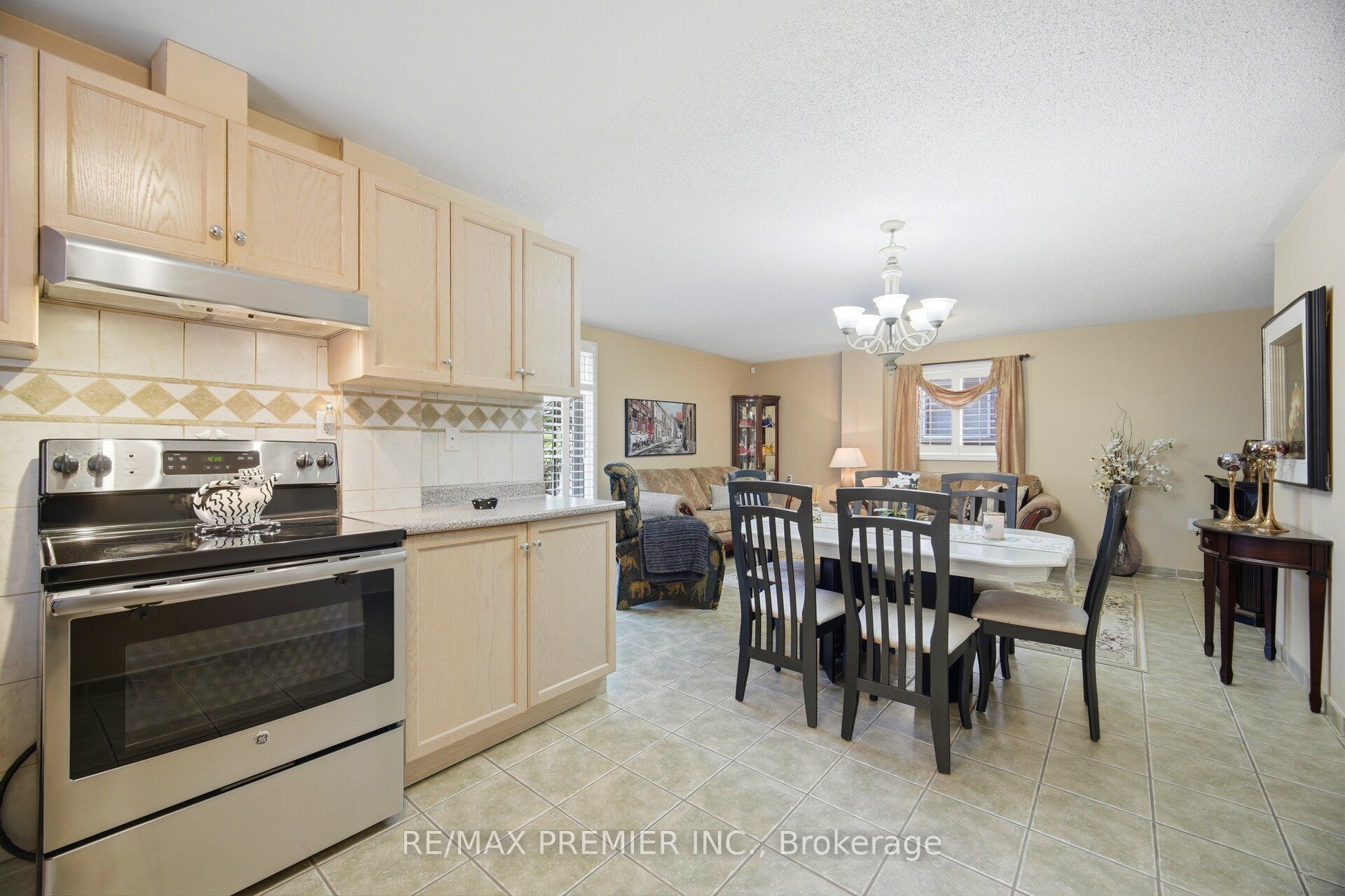 137 Blackthorn Drive Property Photo 21