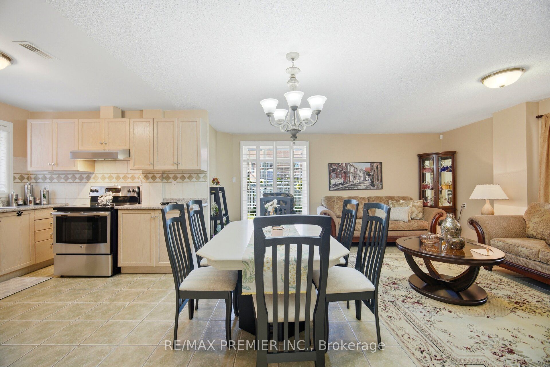 137 Blackthorn Drive Property Photo 26