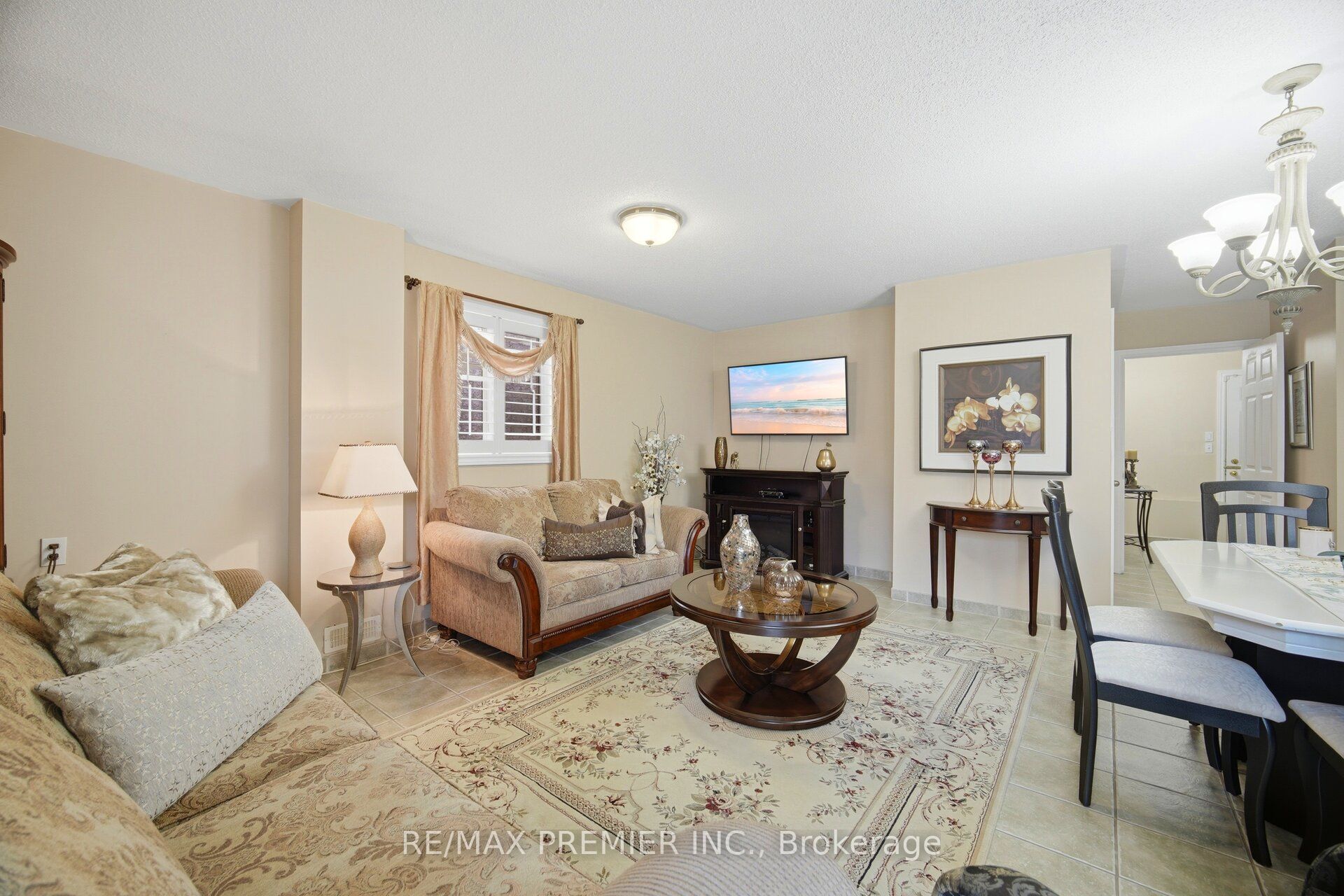 137 Blackthorn Drive Property Photo 29