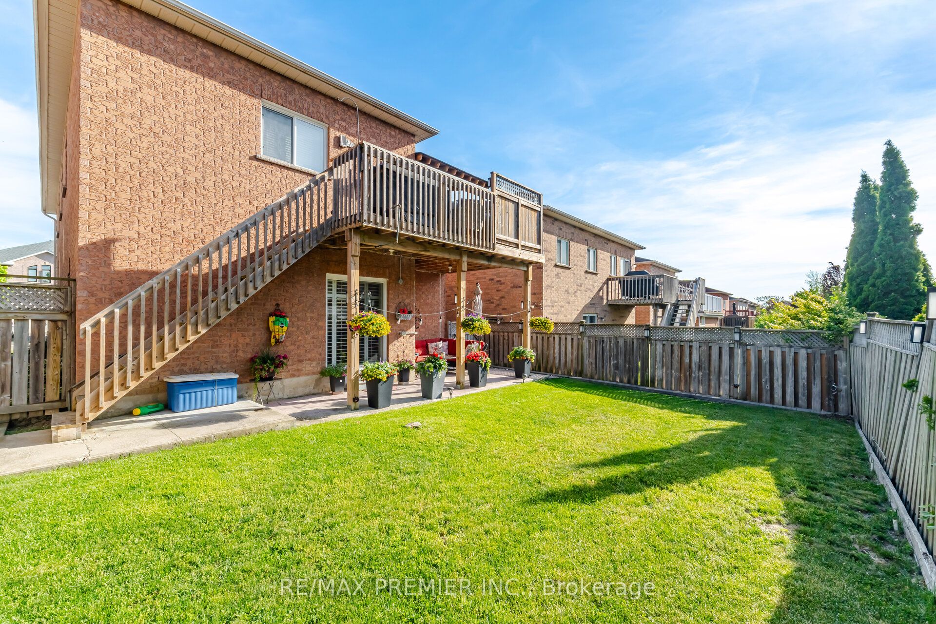 137 Blackthorn Drive Property Photo 35
