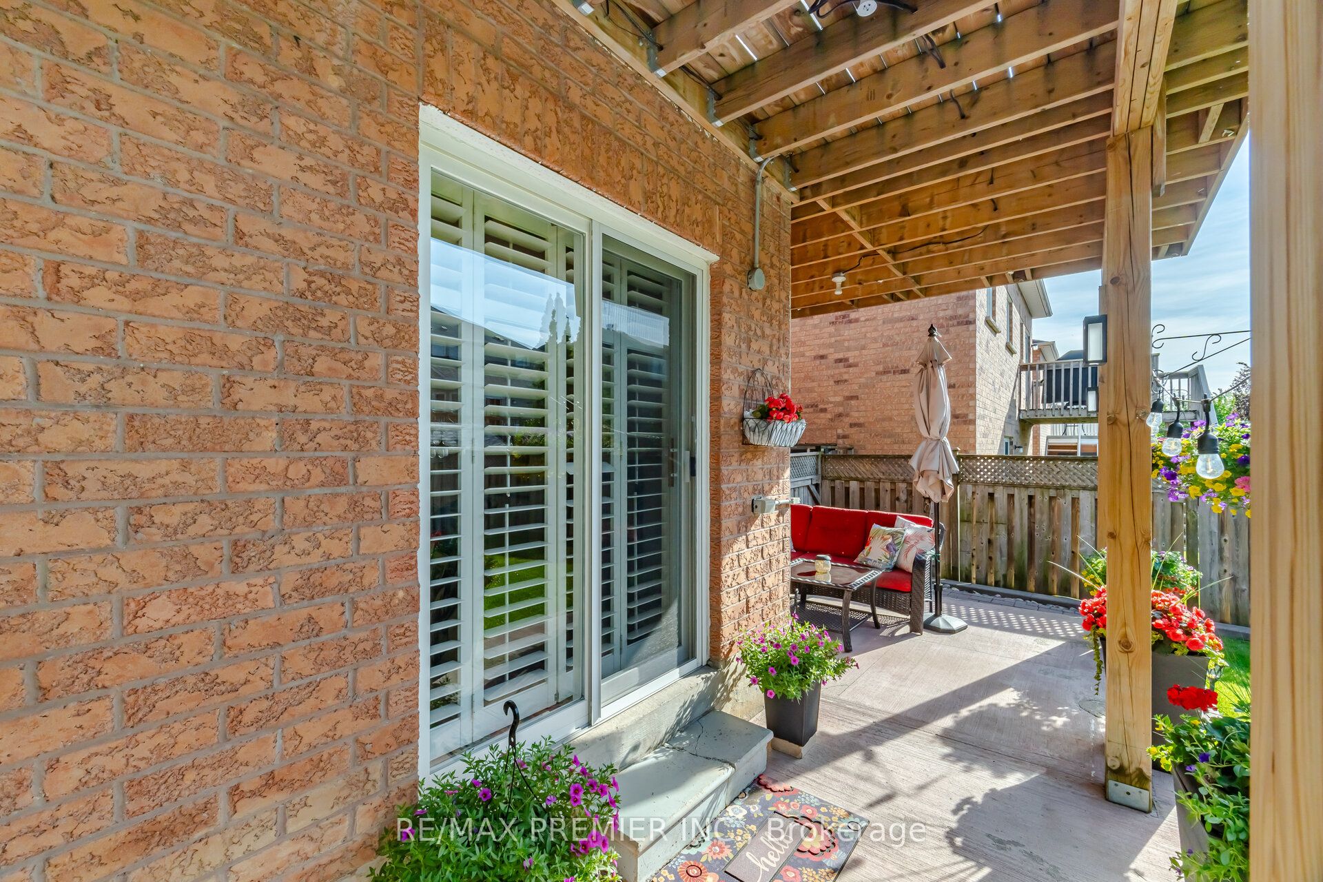 137 Blackthorn Drive Property Photo 37
