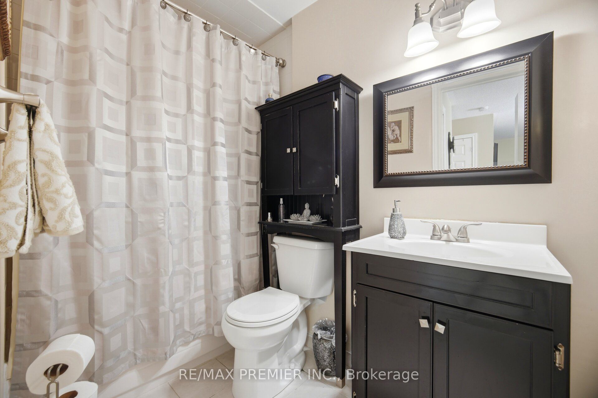 137 Blackthorn Drive Property Photo 38