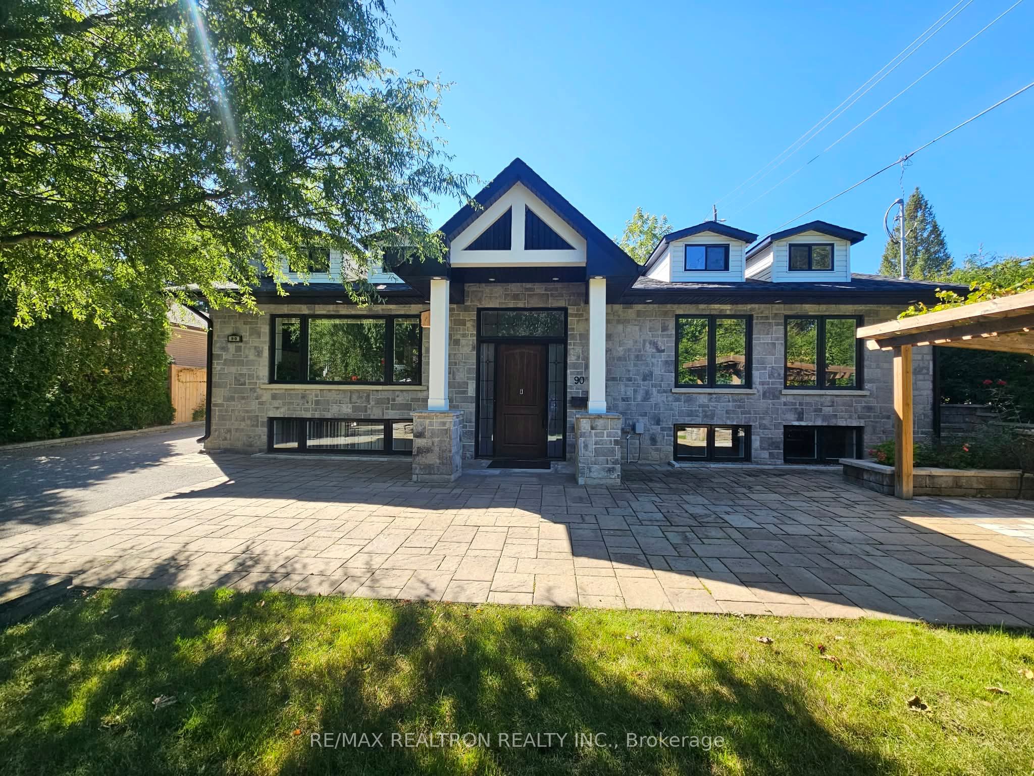 90 Leisure Lane Property Photo 1