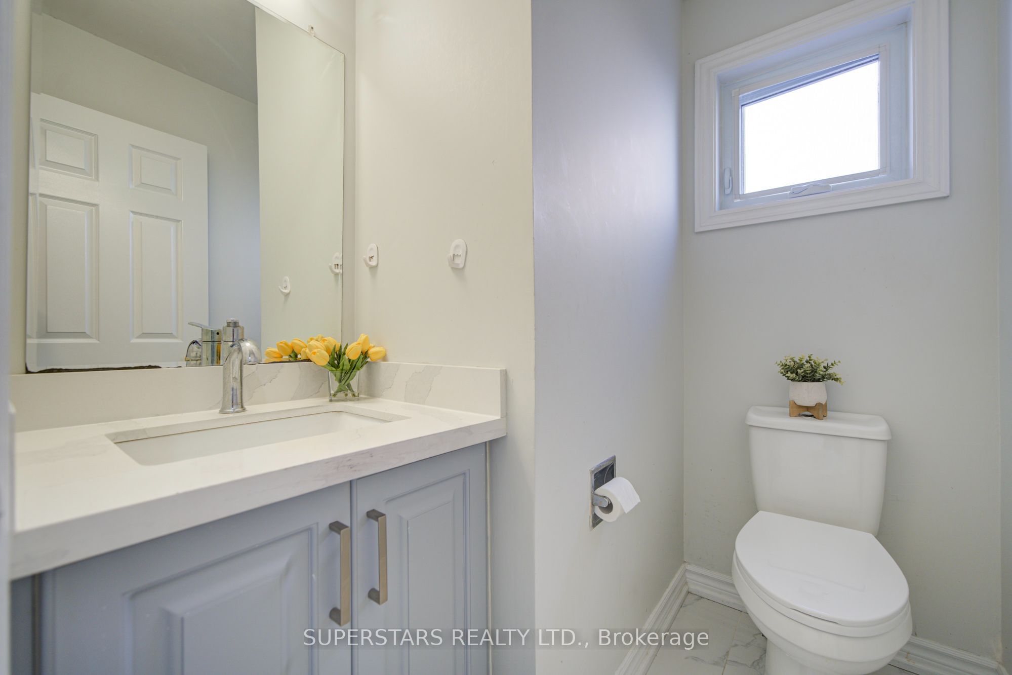 75 Marydale Avenue Property Photo 8